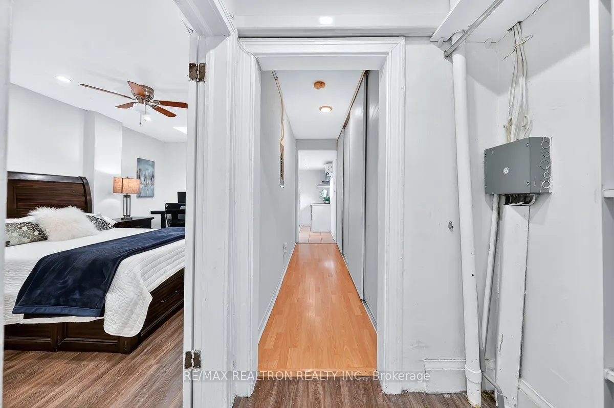 1640 Queen Street W