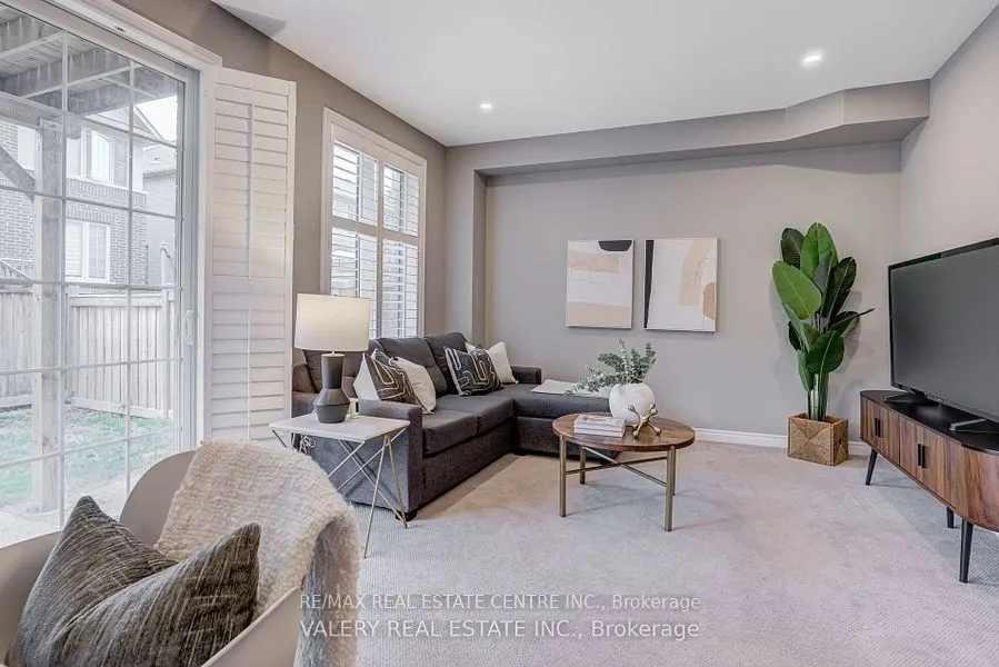 389 Hardwick common Drive