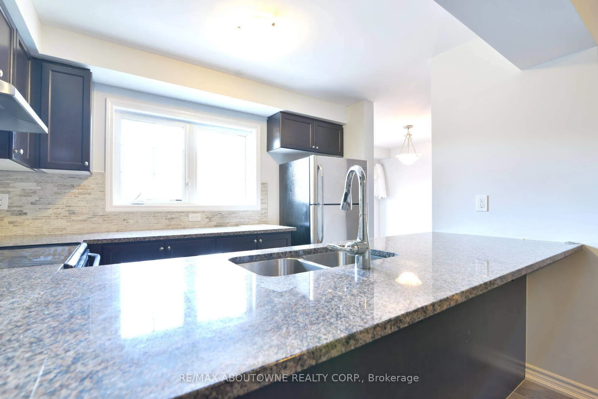 3062 Gardenia Gate
