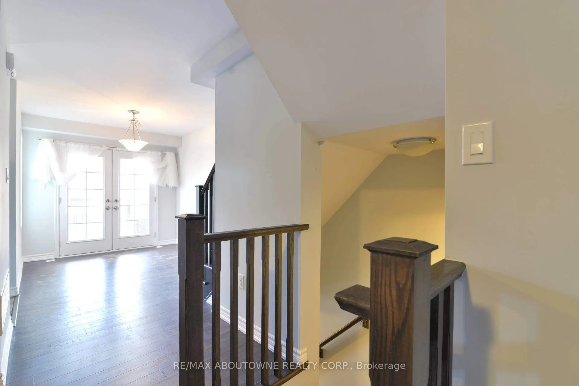 3062 Gardenia Gate