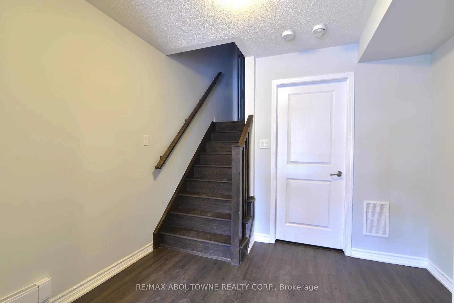 3062 Gardenia Gate