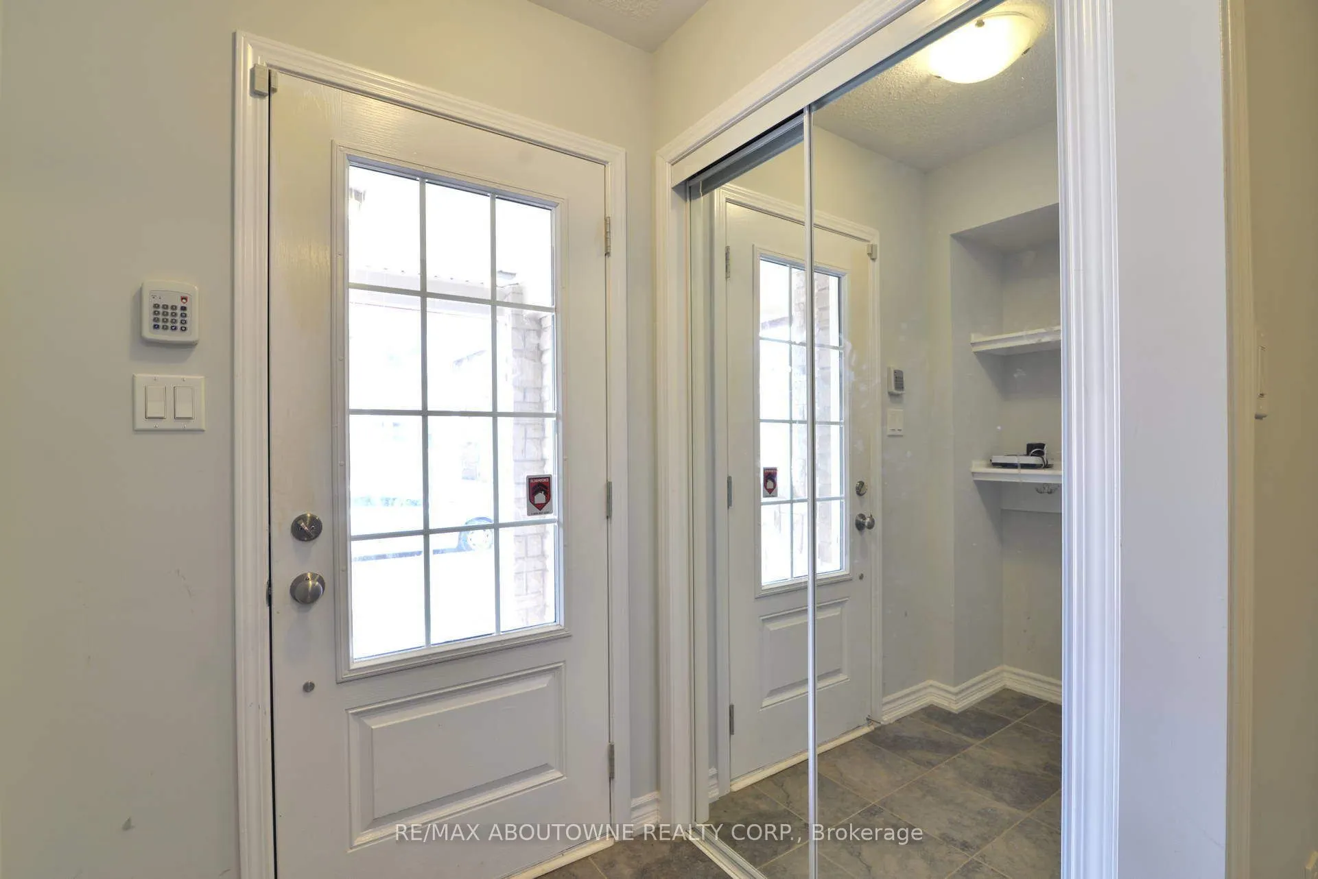 3062 Gardenia Gate