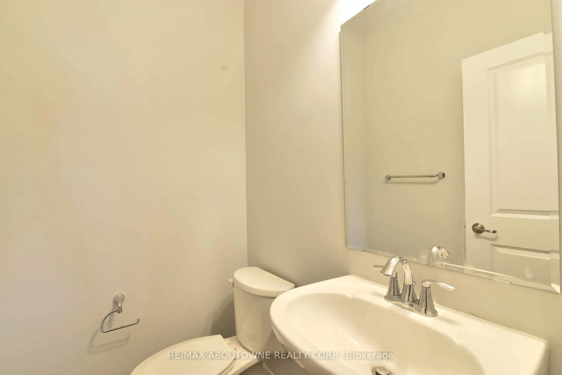 3062 Gardenia Gate