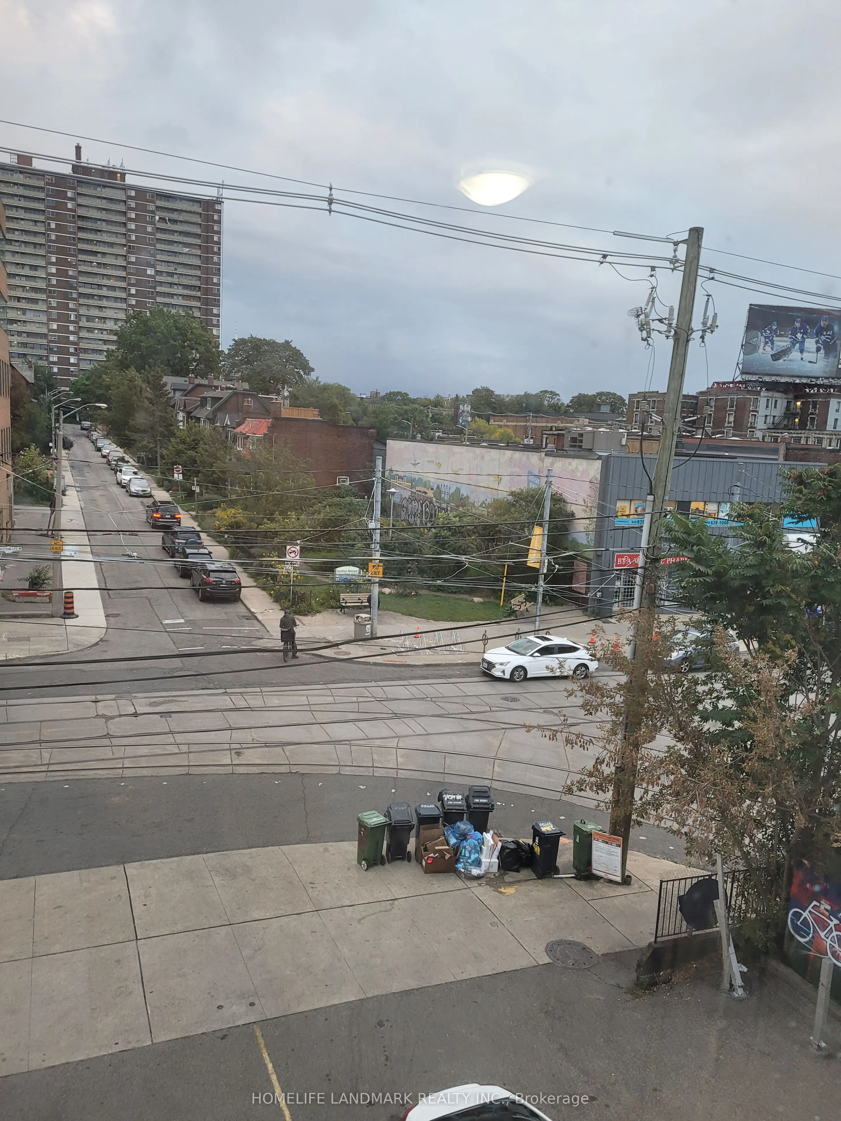 20 Roncesvalles Avenue, #2