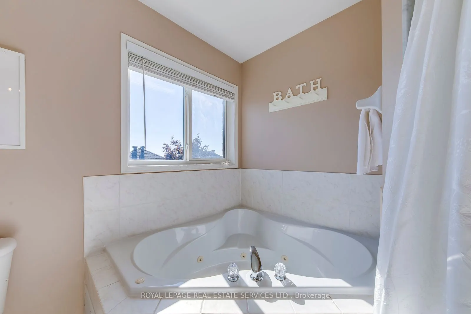 3662 Jorie Crescent