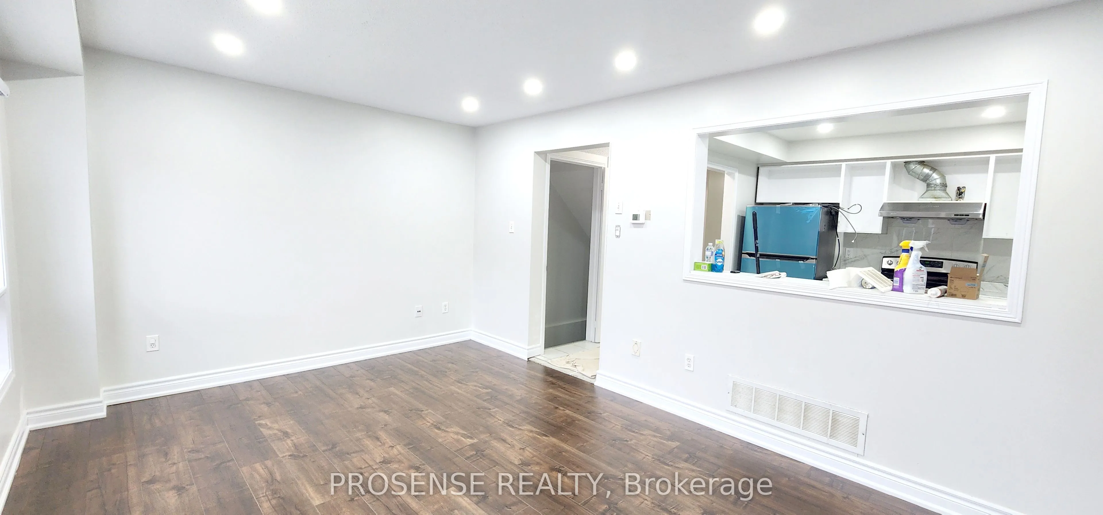 44 Carrie Crescent E
