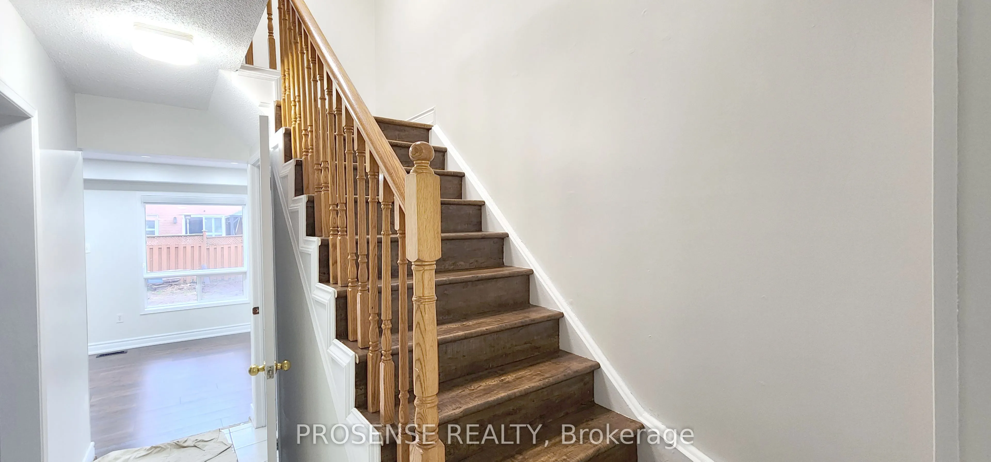 44 Carrie Crescent E