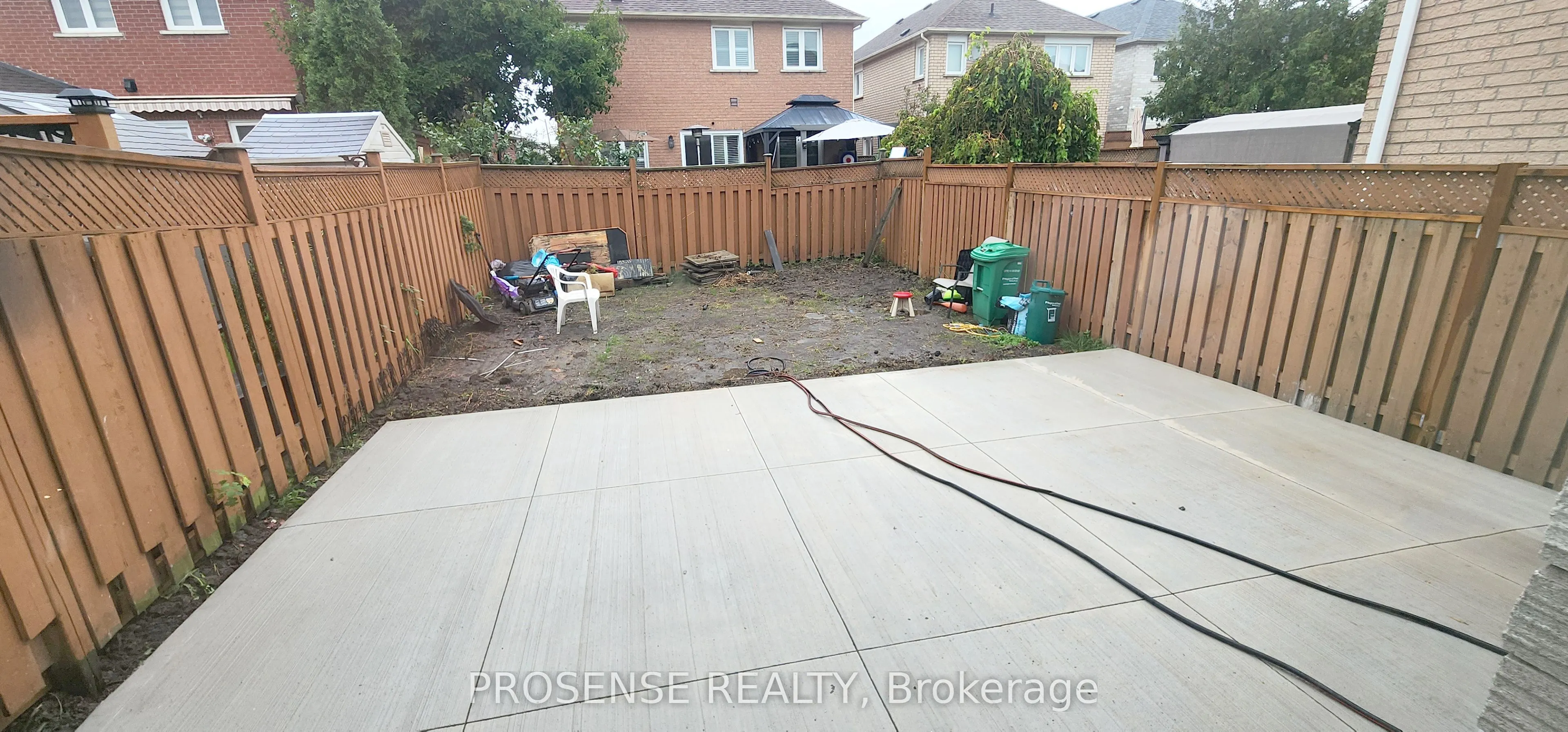 44 Carrie Crescent E