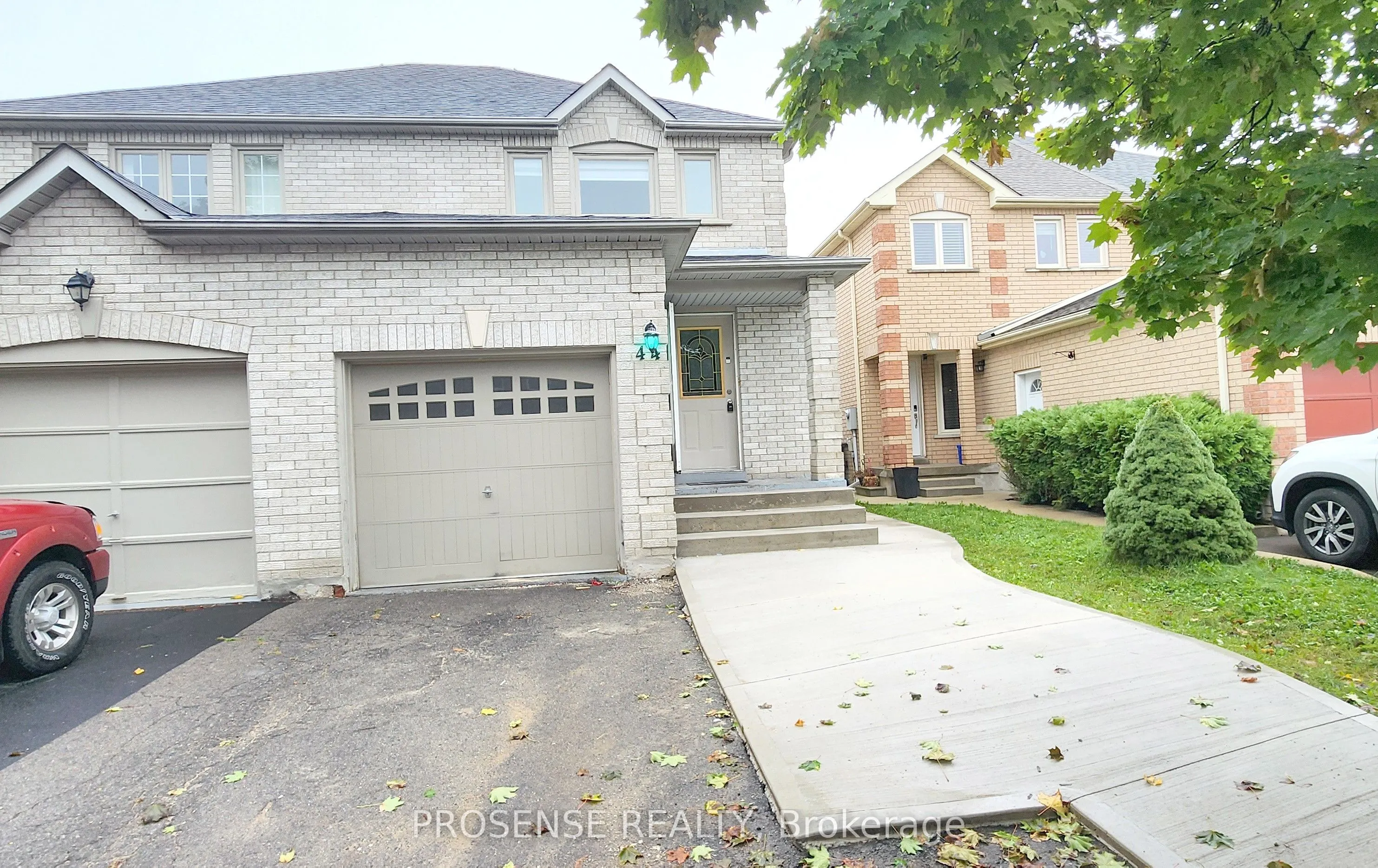 44 Carrie Crescent E