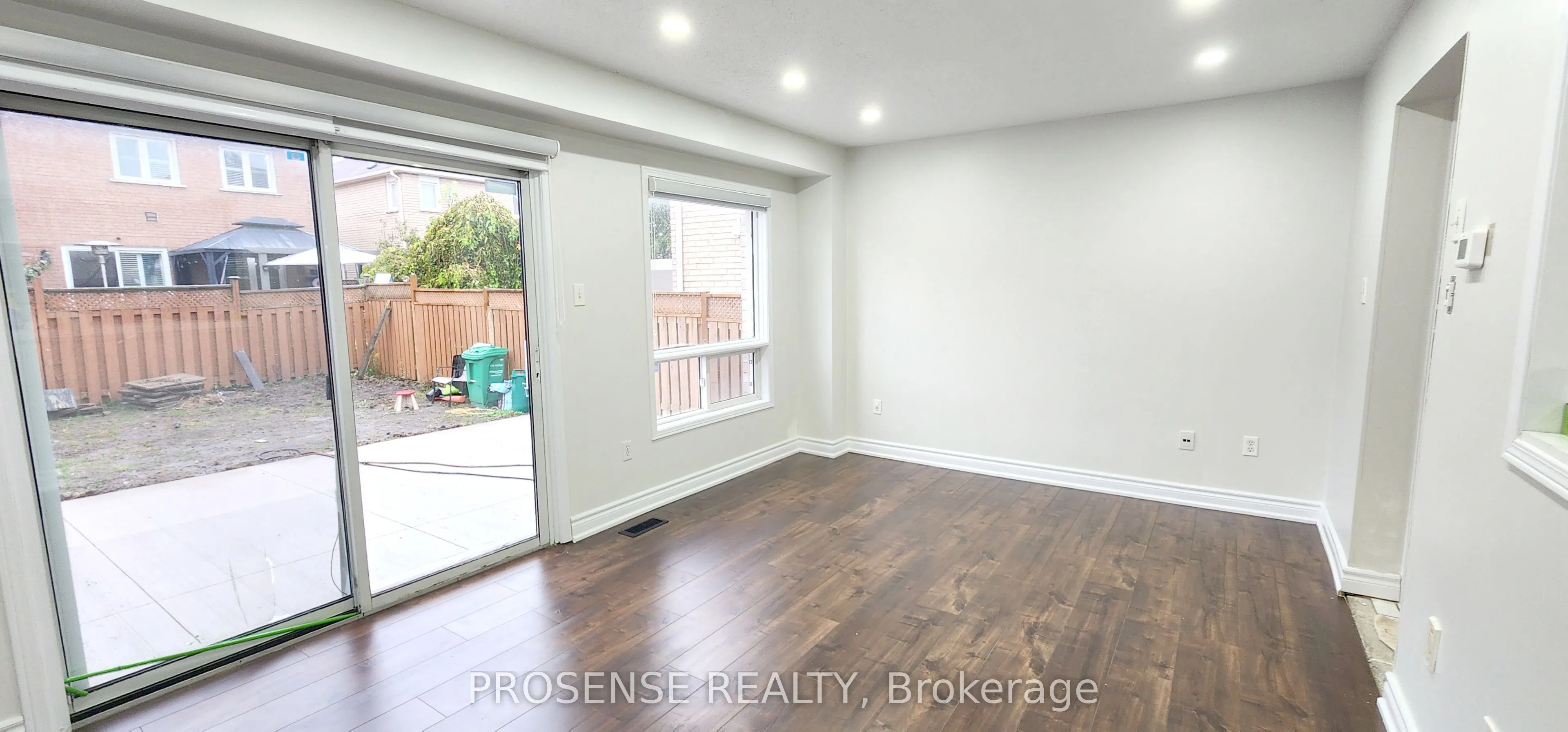 44 Carrie Crescent E