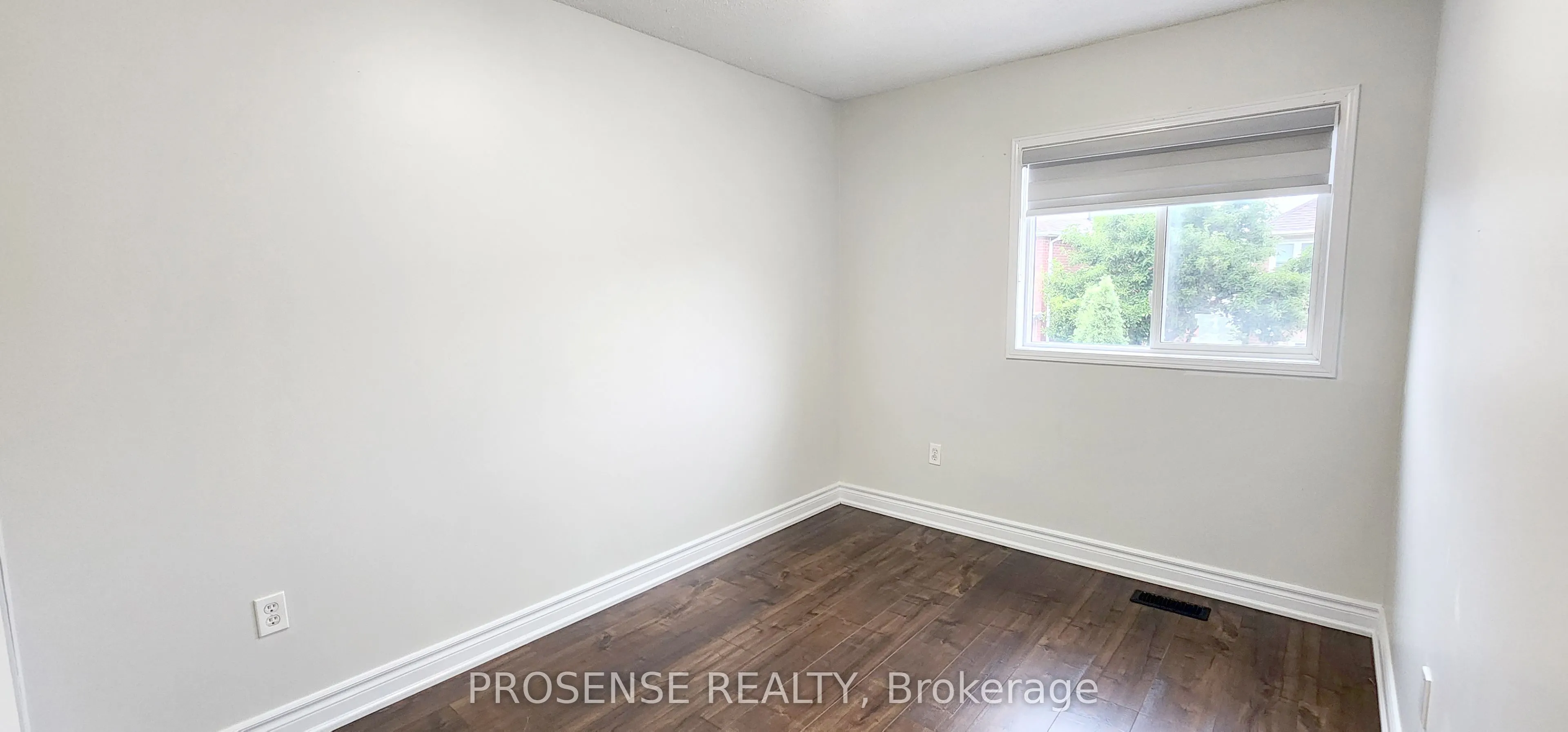 44 Carrie Crescent E