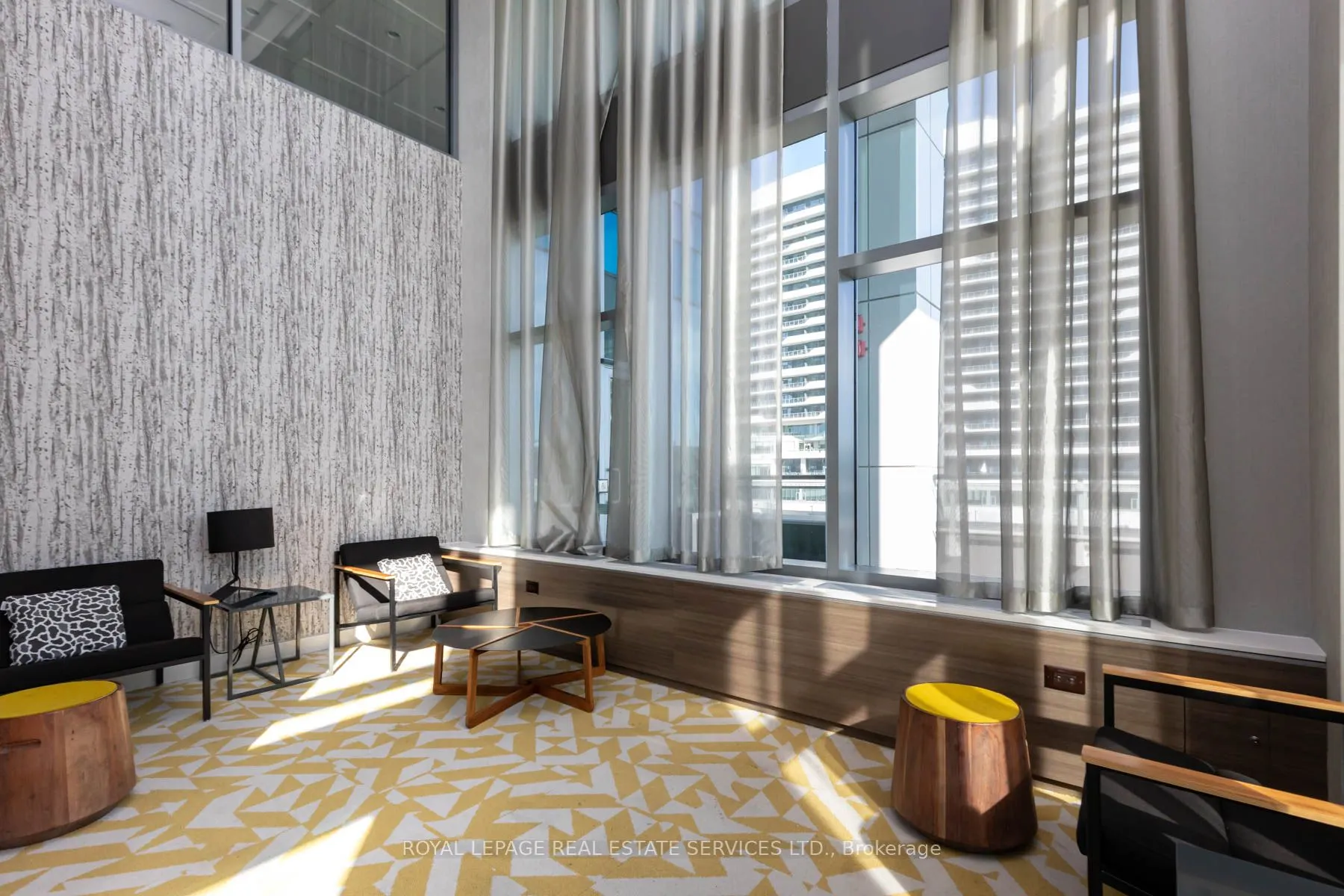 2560 Eglinton Avenue W, #1507