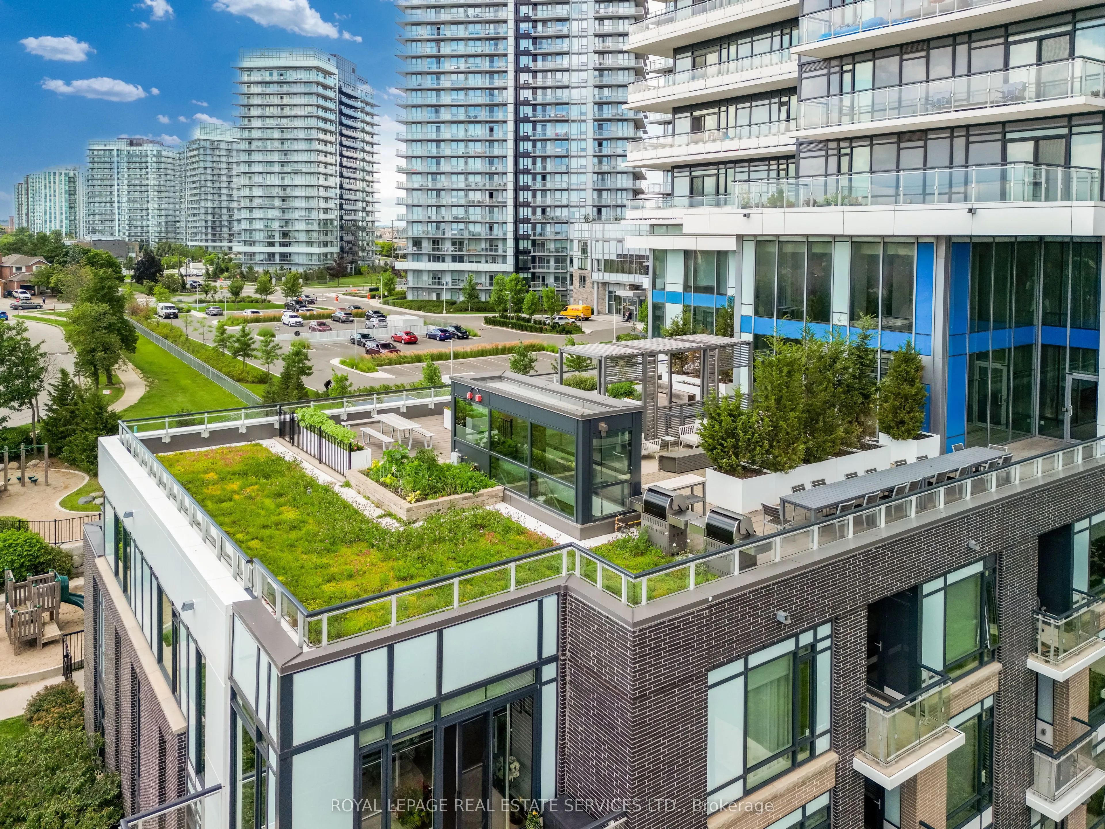 2560 Eglinton Avenue W, #1507