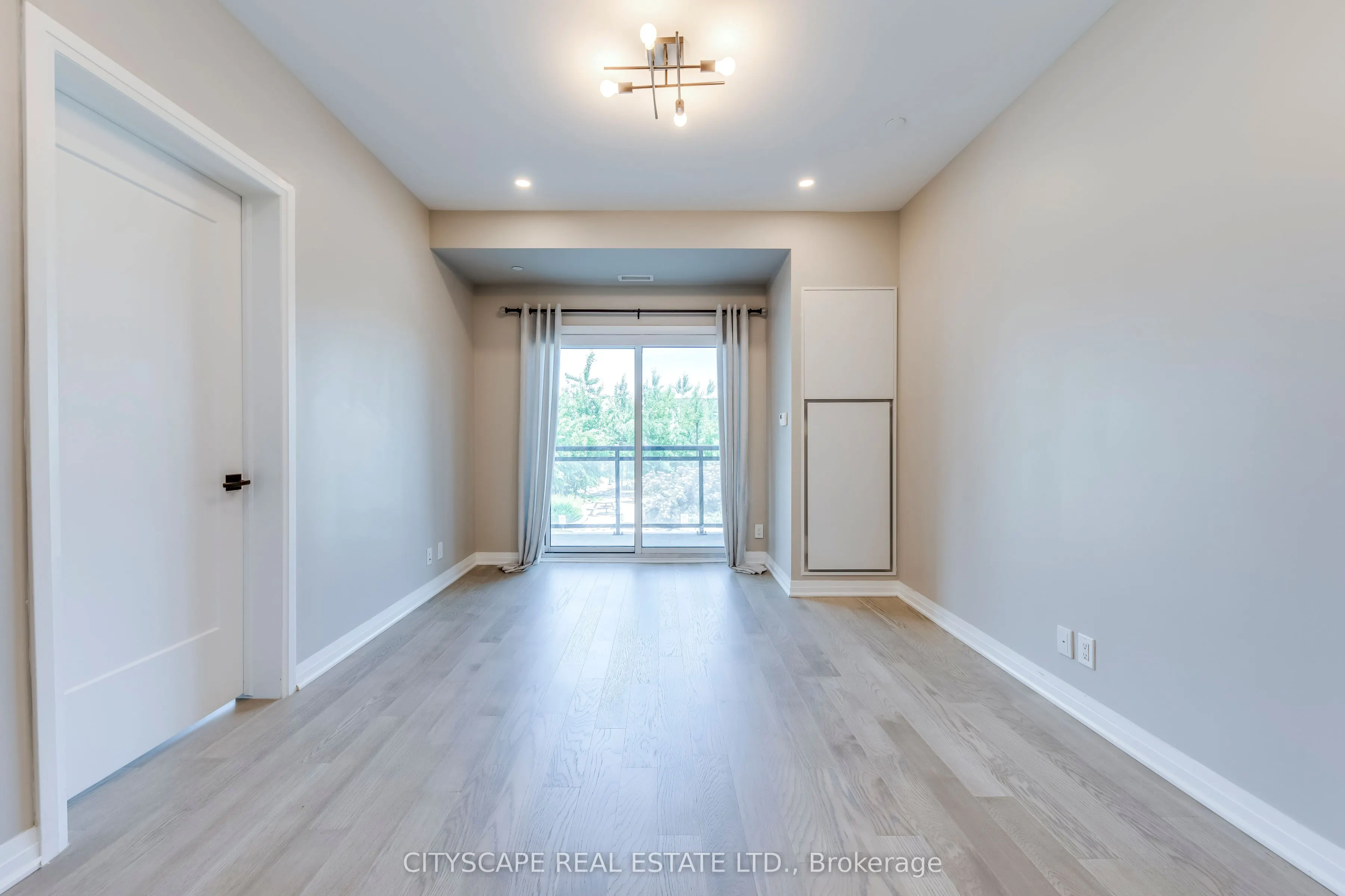 128 Grovewood Common, #205