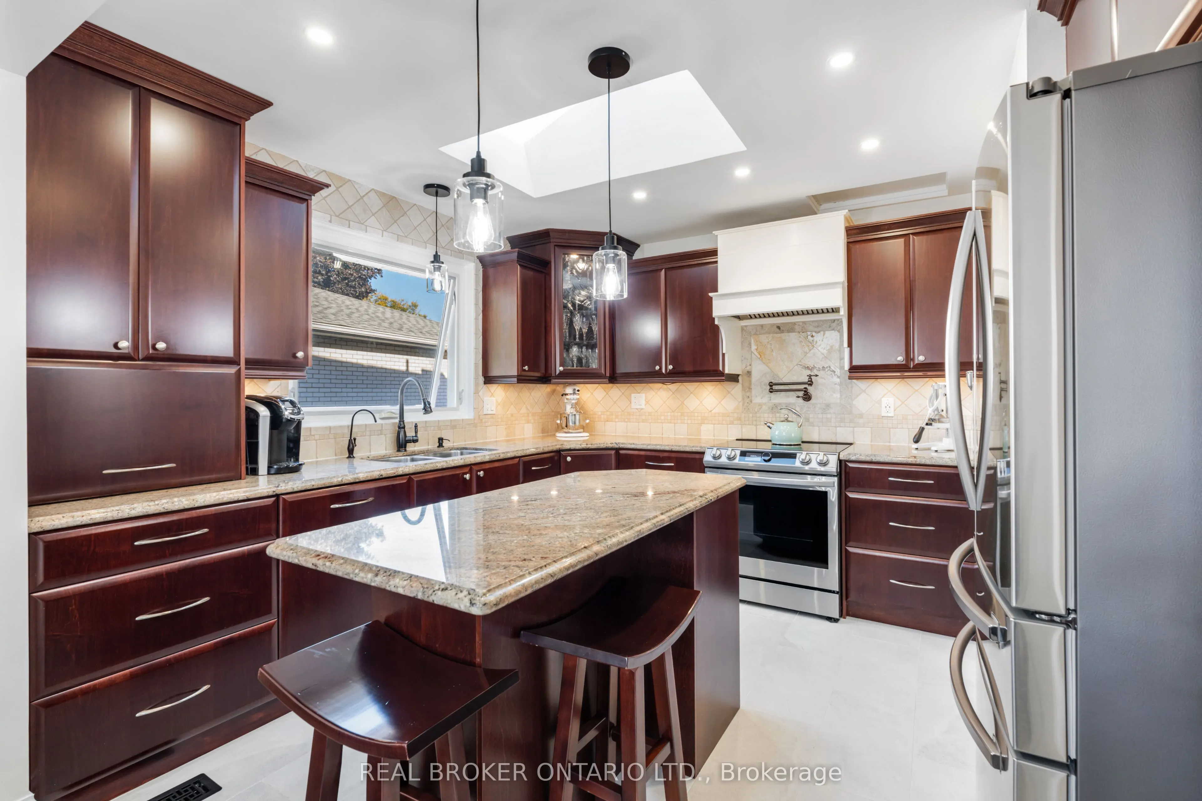 13 Pine Tree Crescent