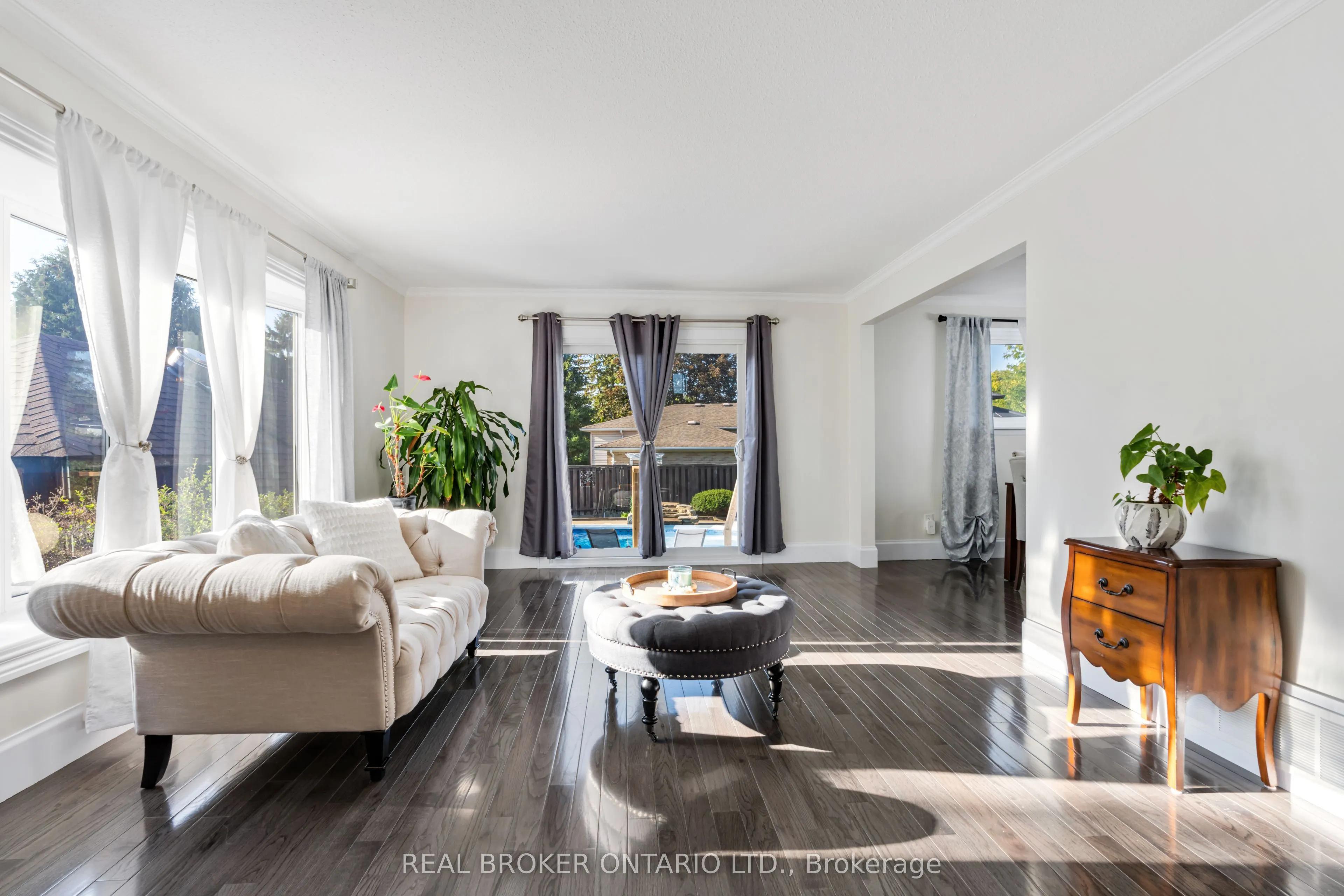 13 Pine Tree Crescent
