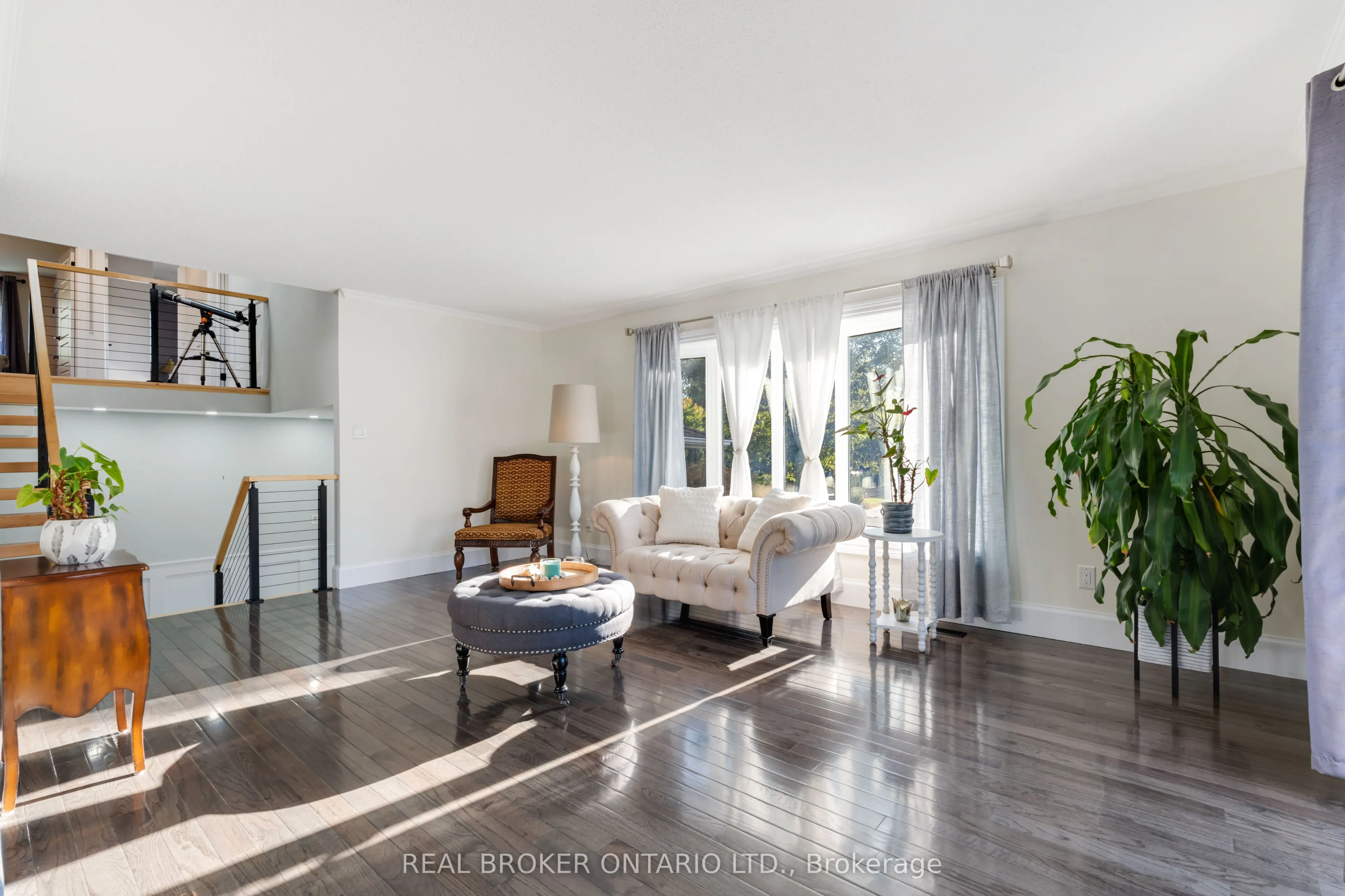 13 Pine Tree Crescent