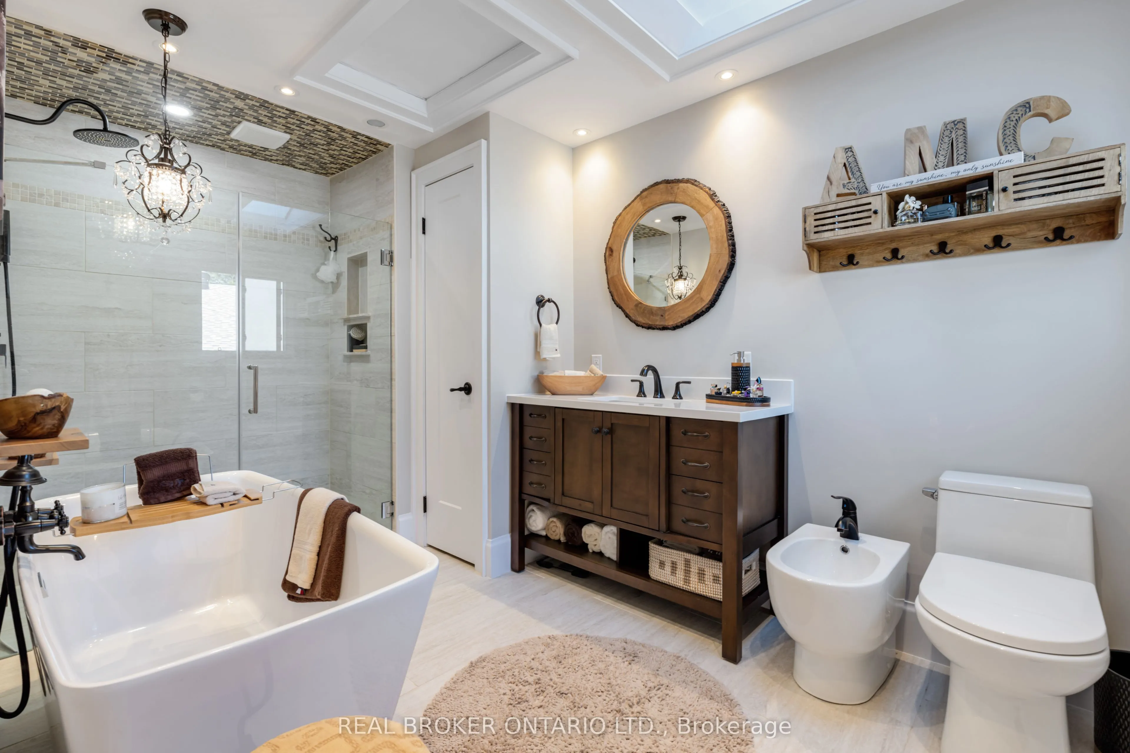 13 Pine Tree Crescent
