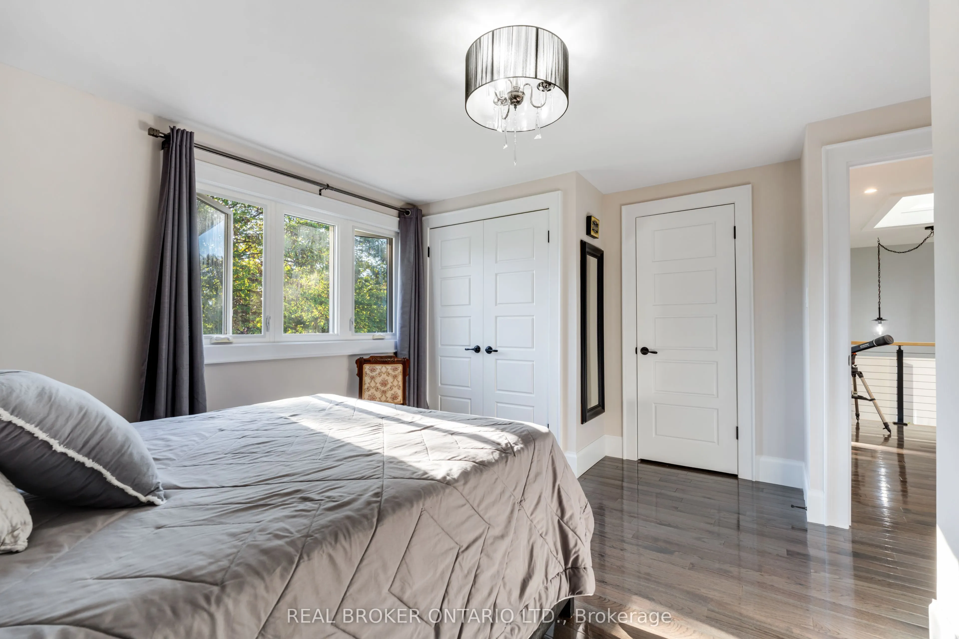 13 Pine Tree Crescent