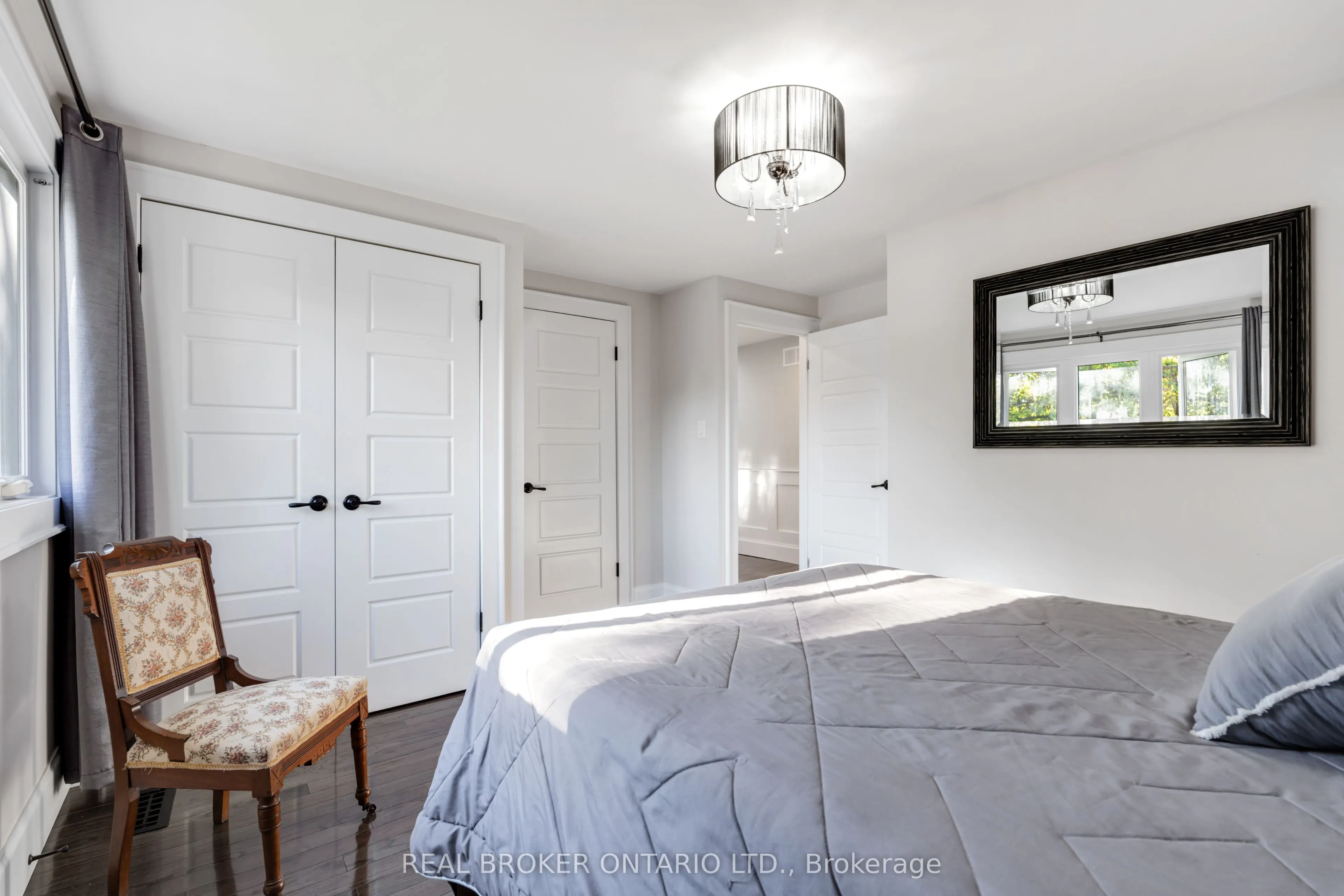13 Pine Tree Crescent