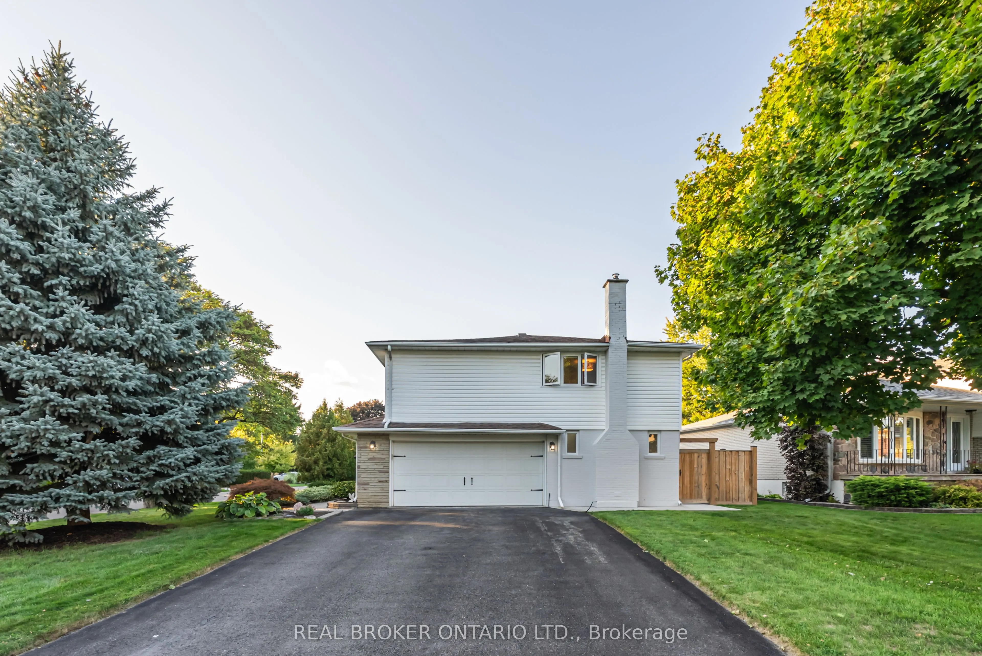 13 Pine Tree Crescent