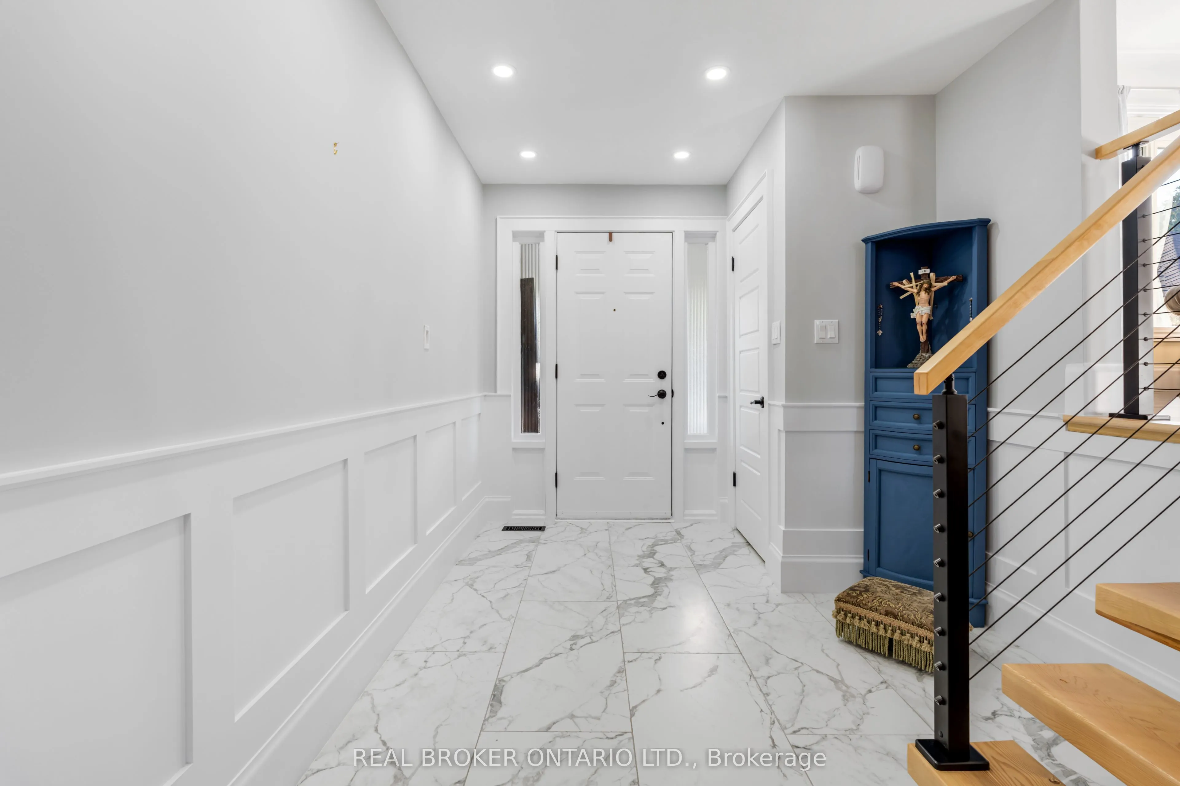 13 Pine Tree Crescent
