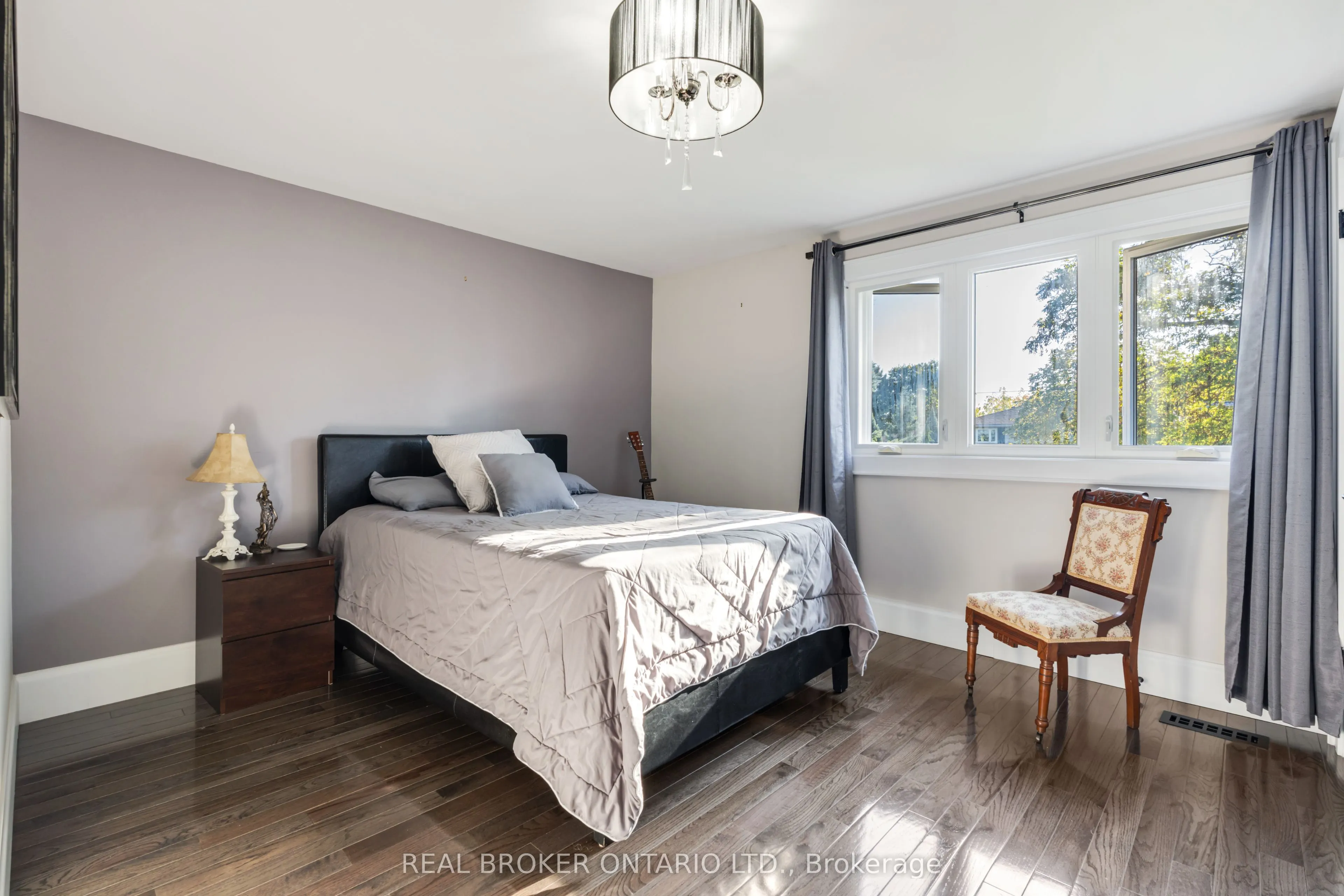 13 Pine Tree Crescent