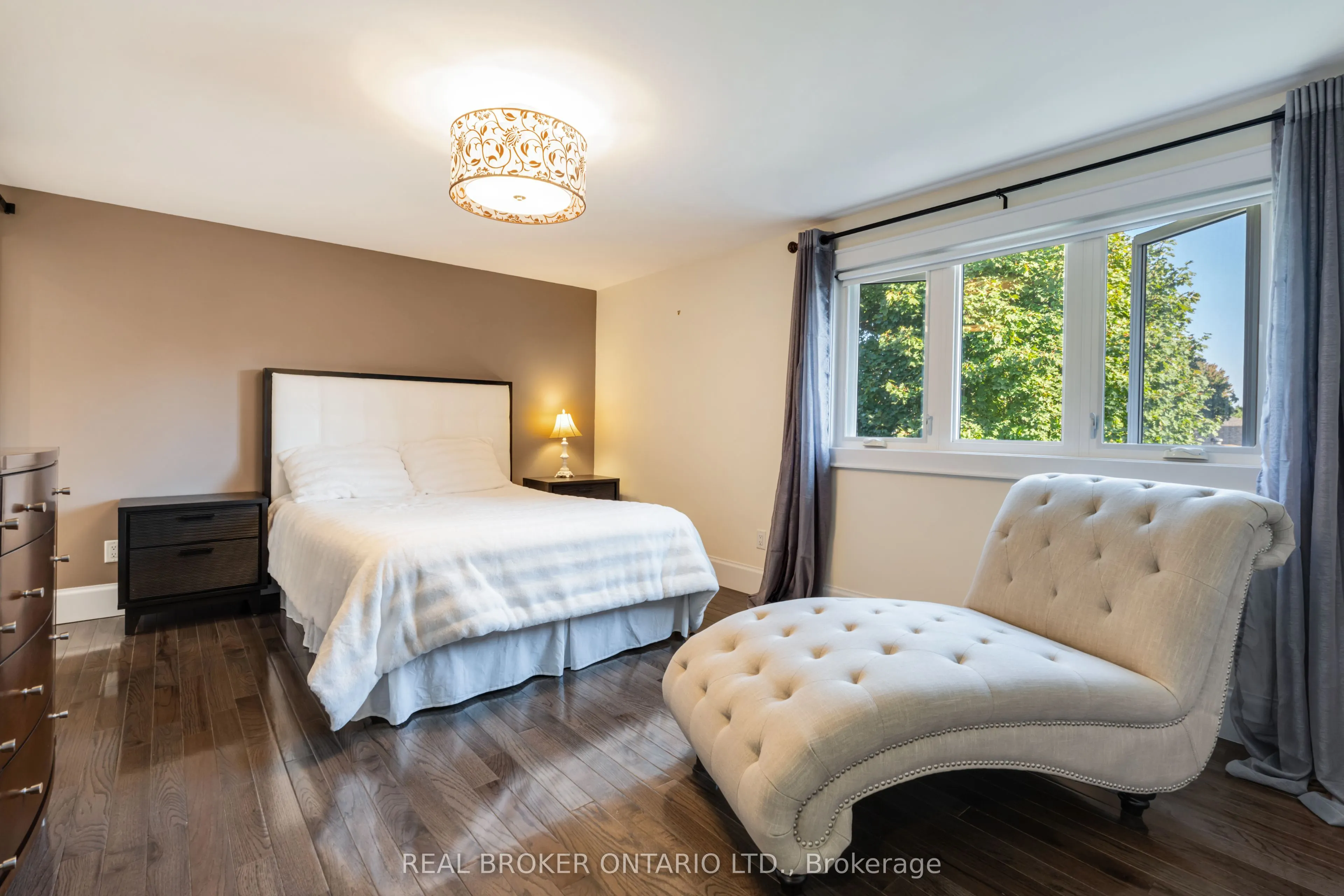 13 Pine Tree Crescent