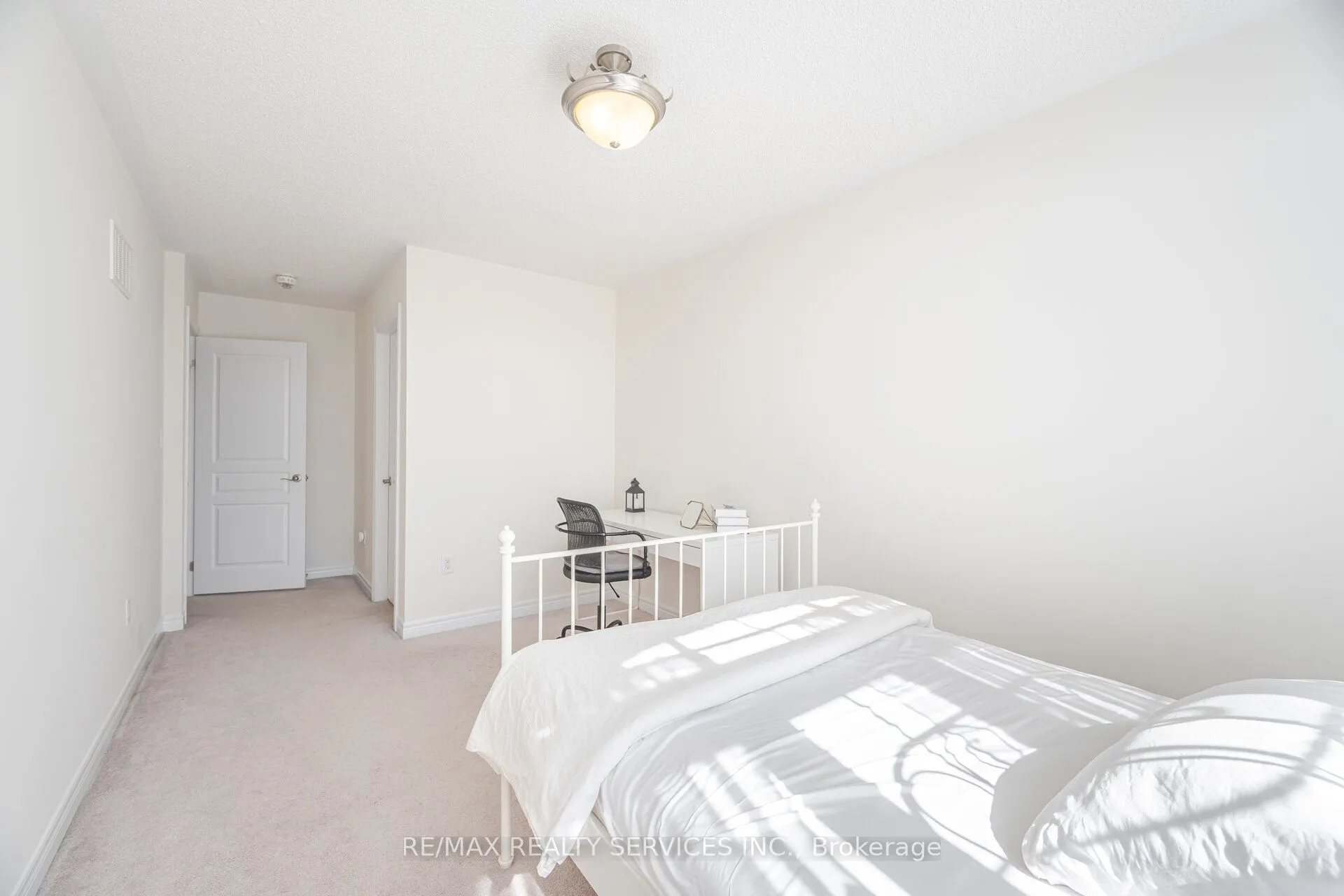 15 Vinewood Road