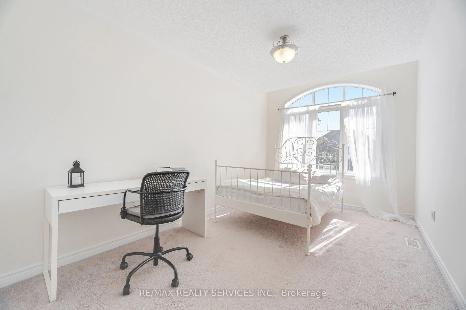 15 Vinewood Road
