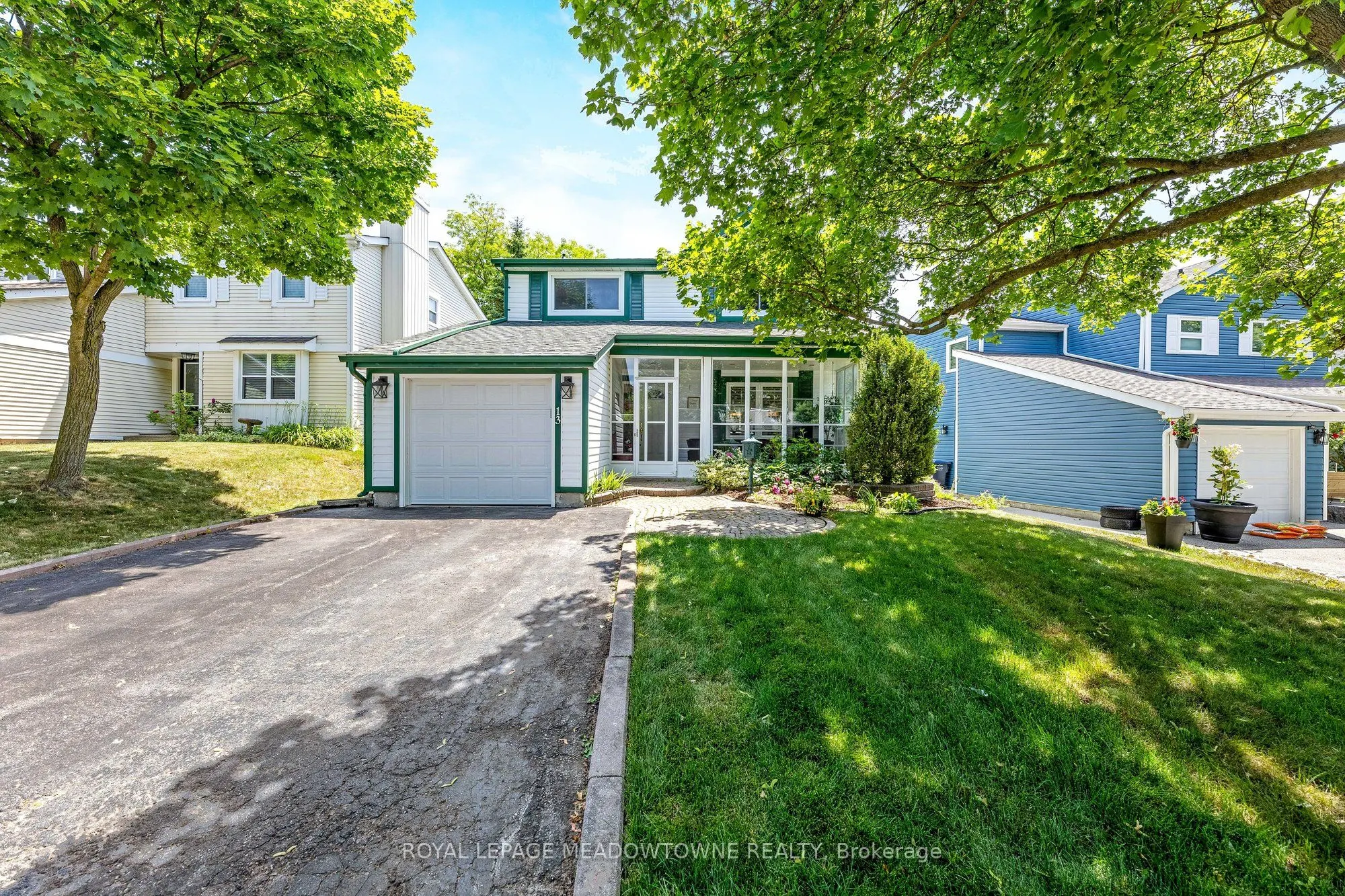 13 Blueridge Square