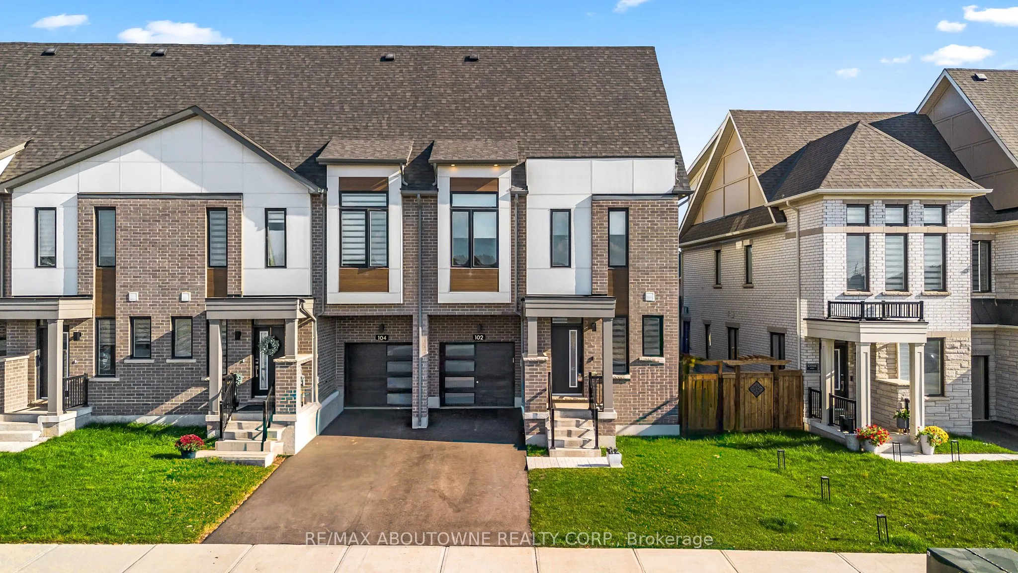 102 Settlers Road E