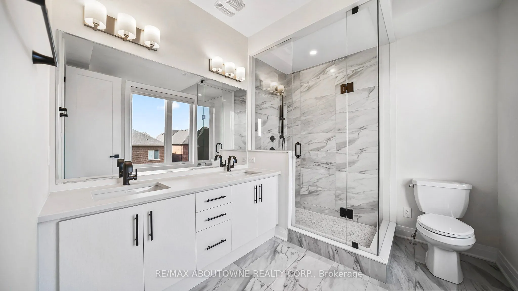 102 Settlers Road E