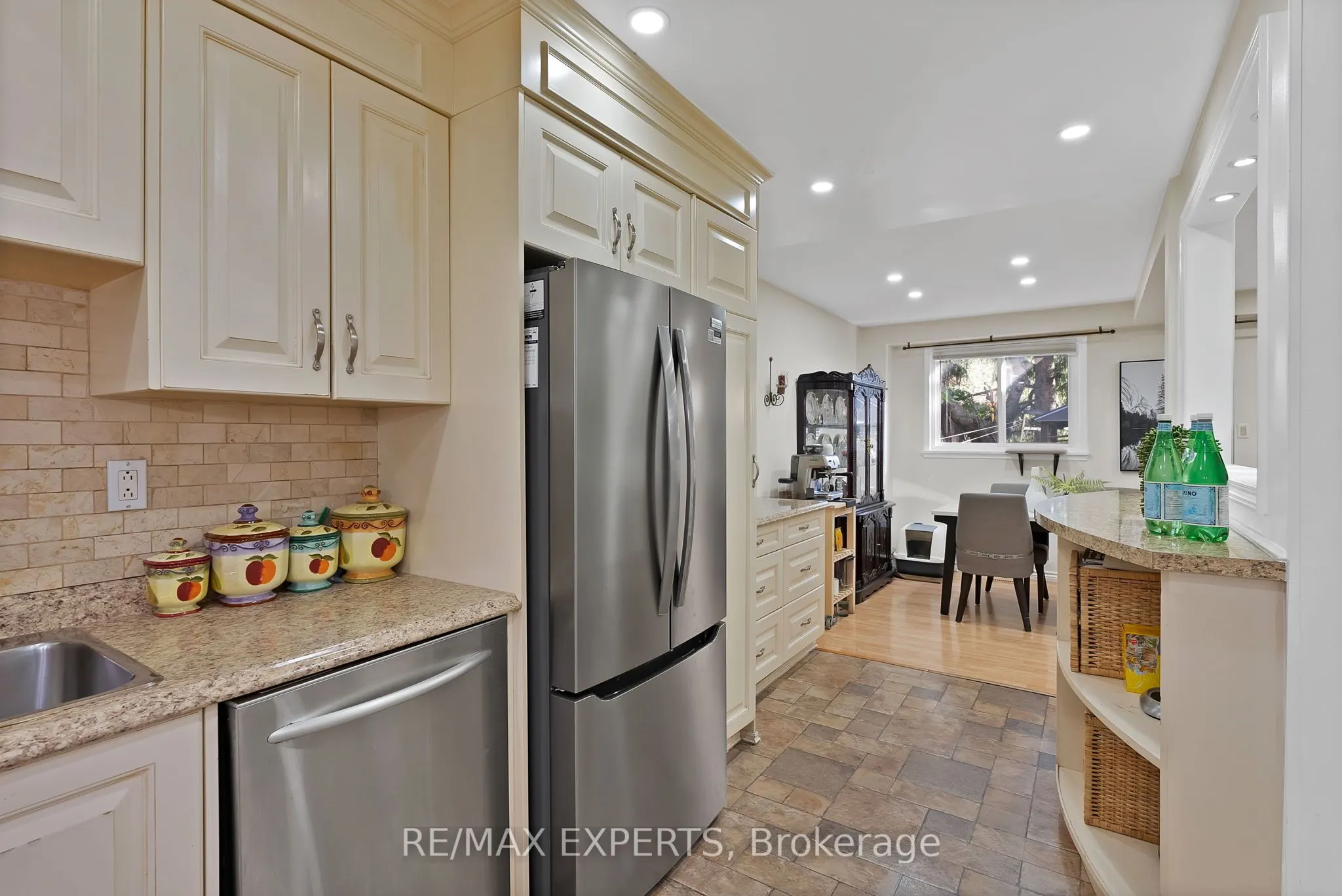 56 San Marino Way, #12
