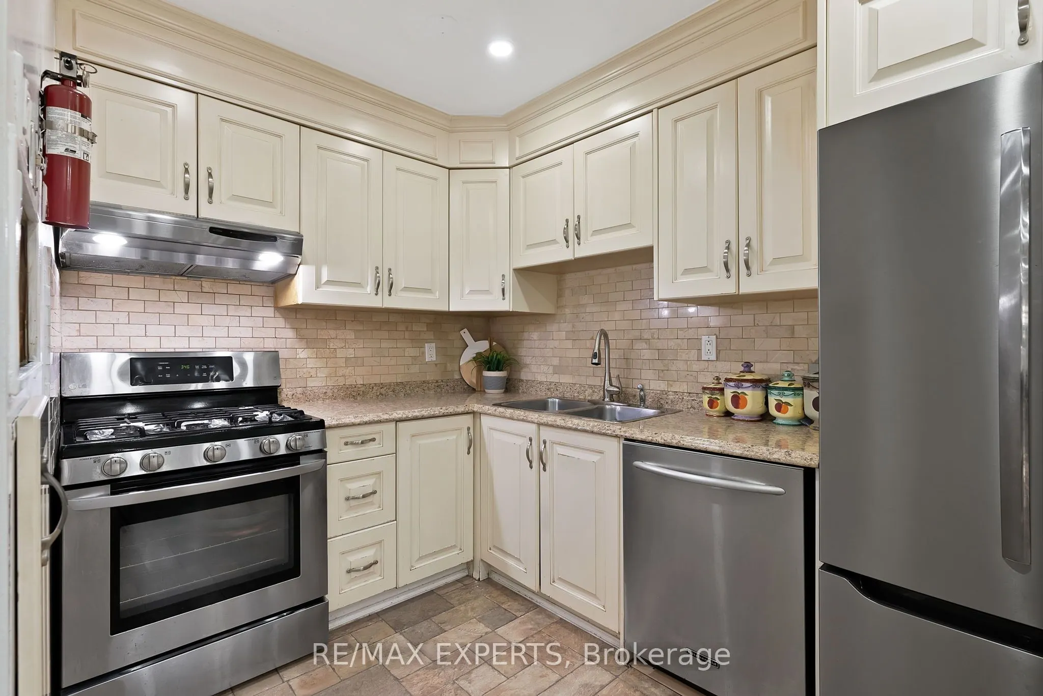 56 San Marino Way, #12
