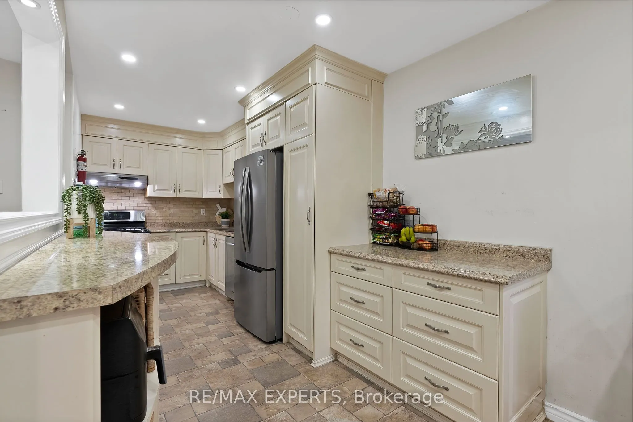 56 San Marino Way, #12