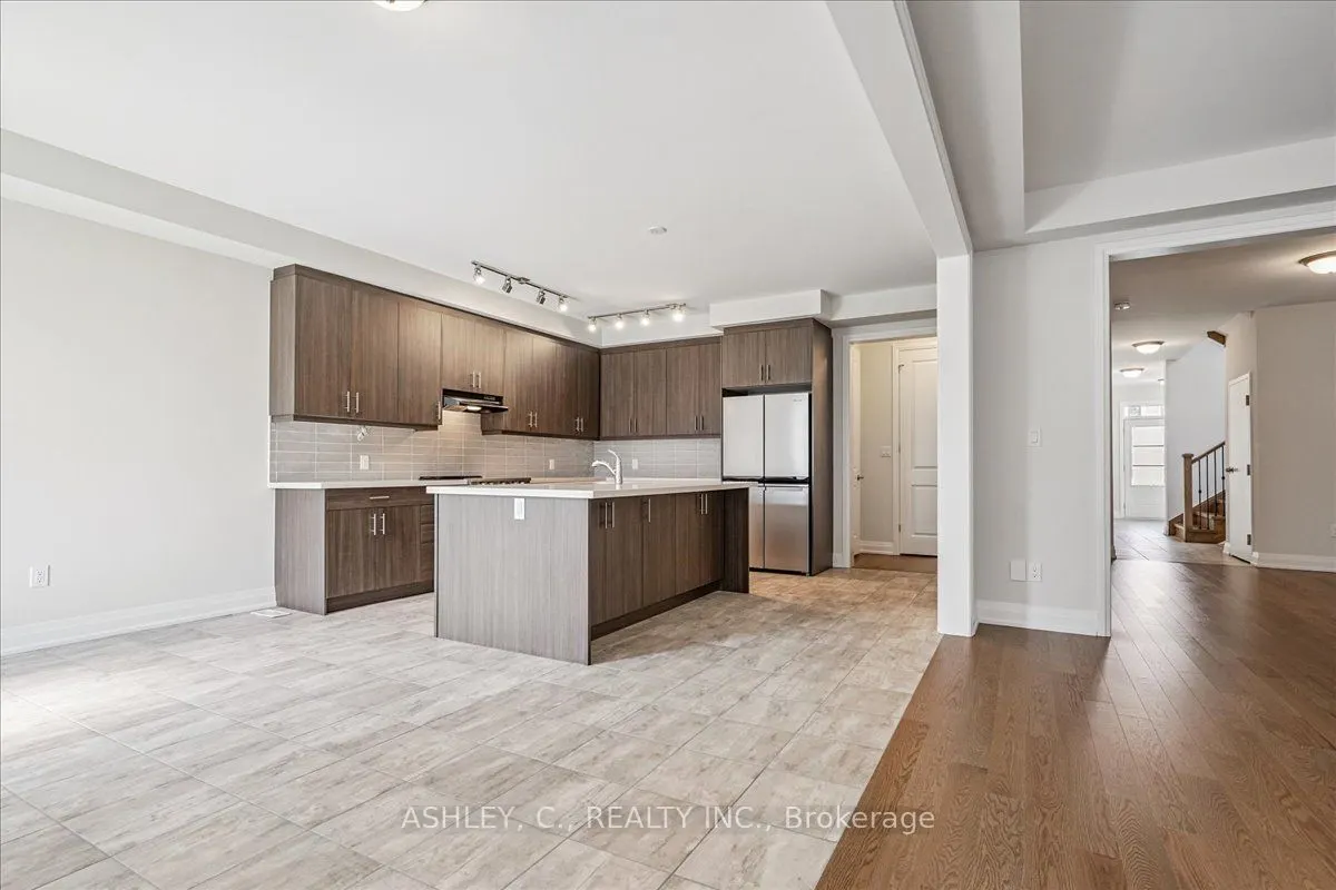 29 Gladmary Drive, #Upper