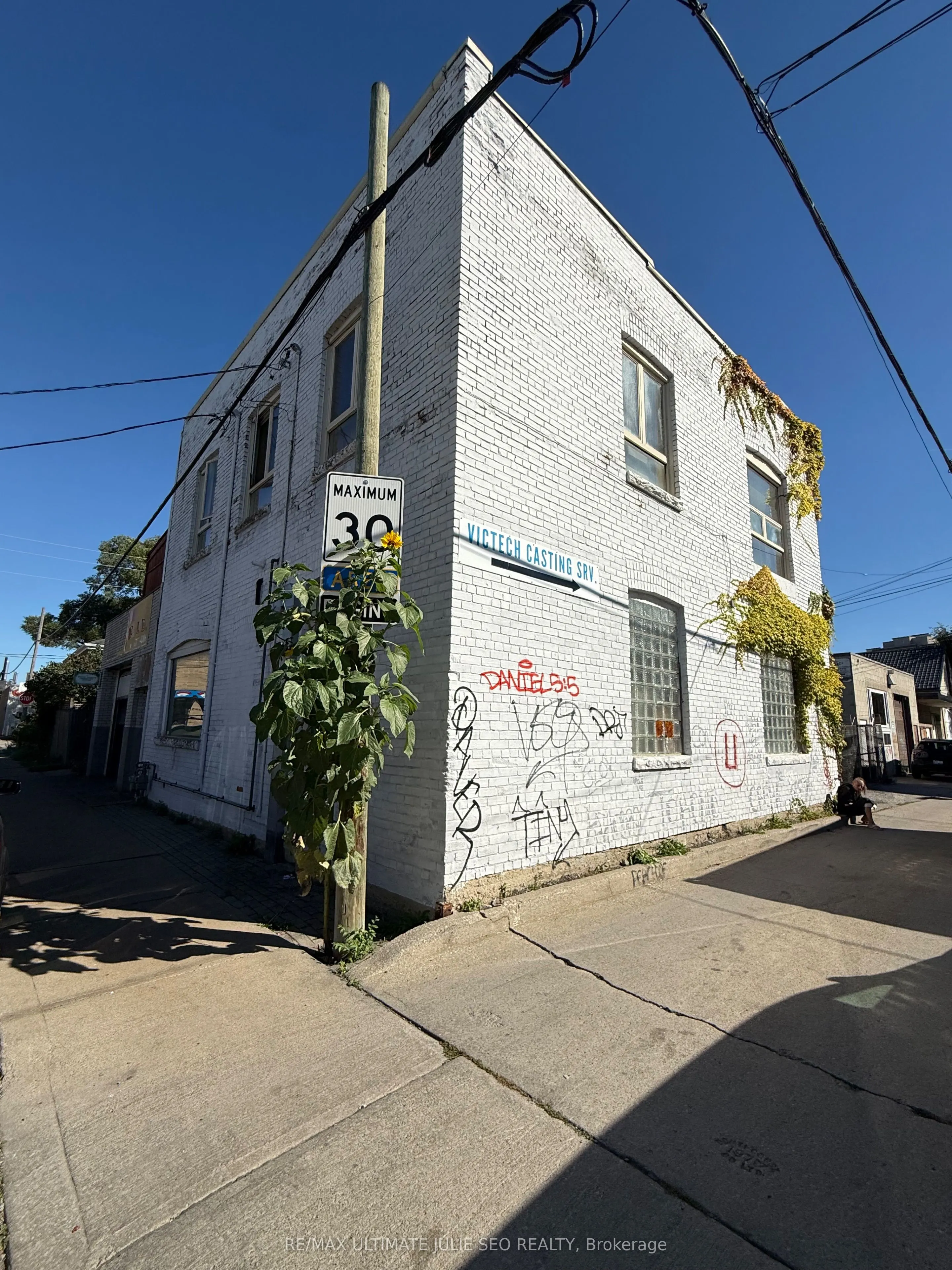 39 HIRONS Street
