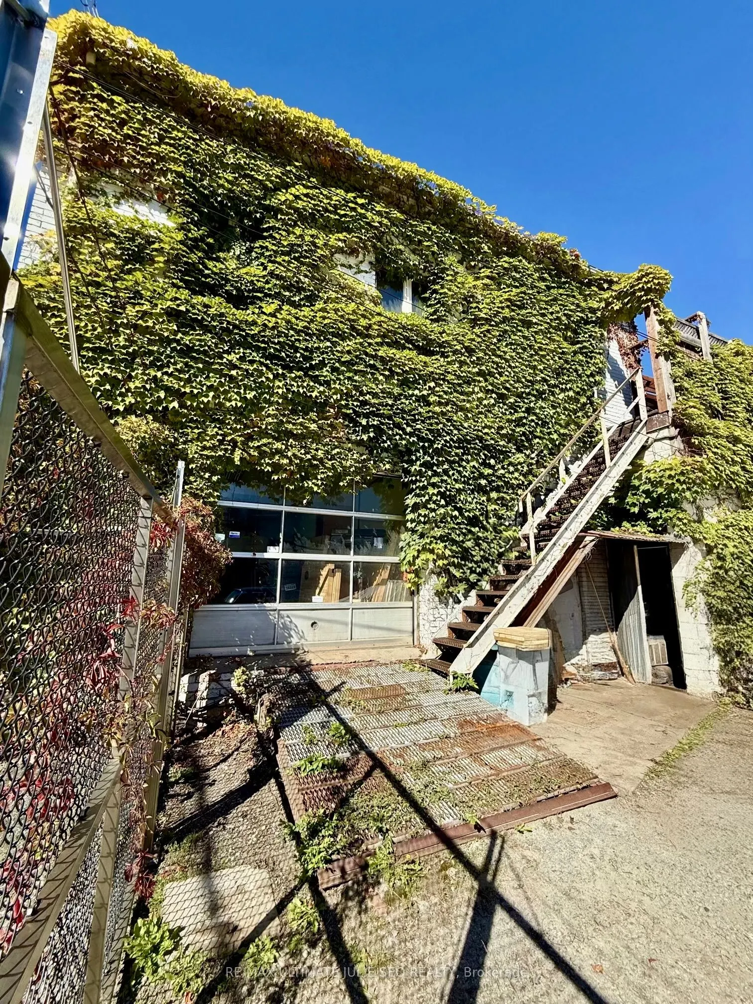 39 HIRONS Street