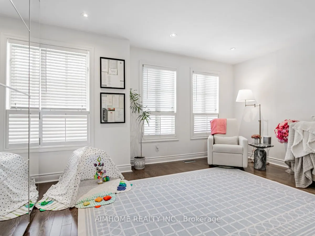 2 Brownstone Lane