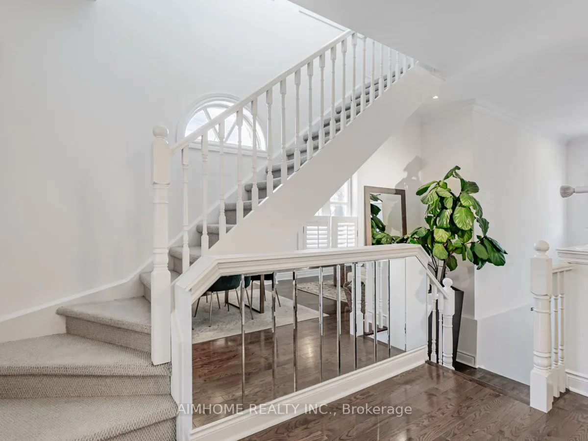 2 Brownstone Lane