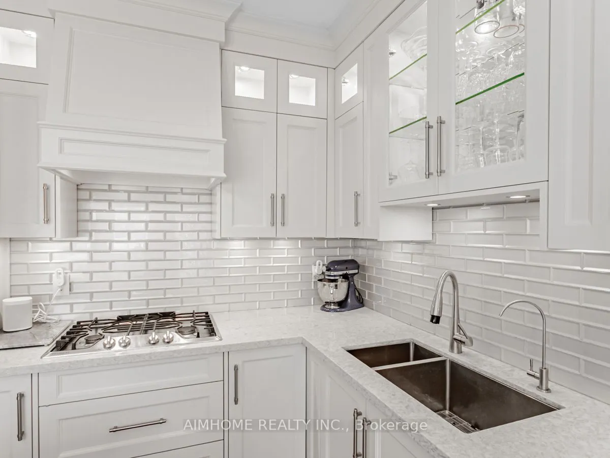2 Brownstone Lane