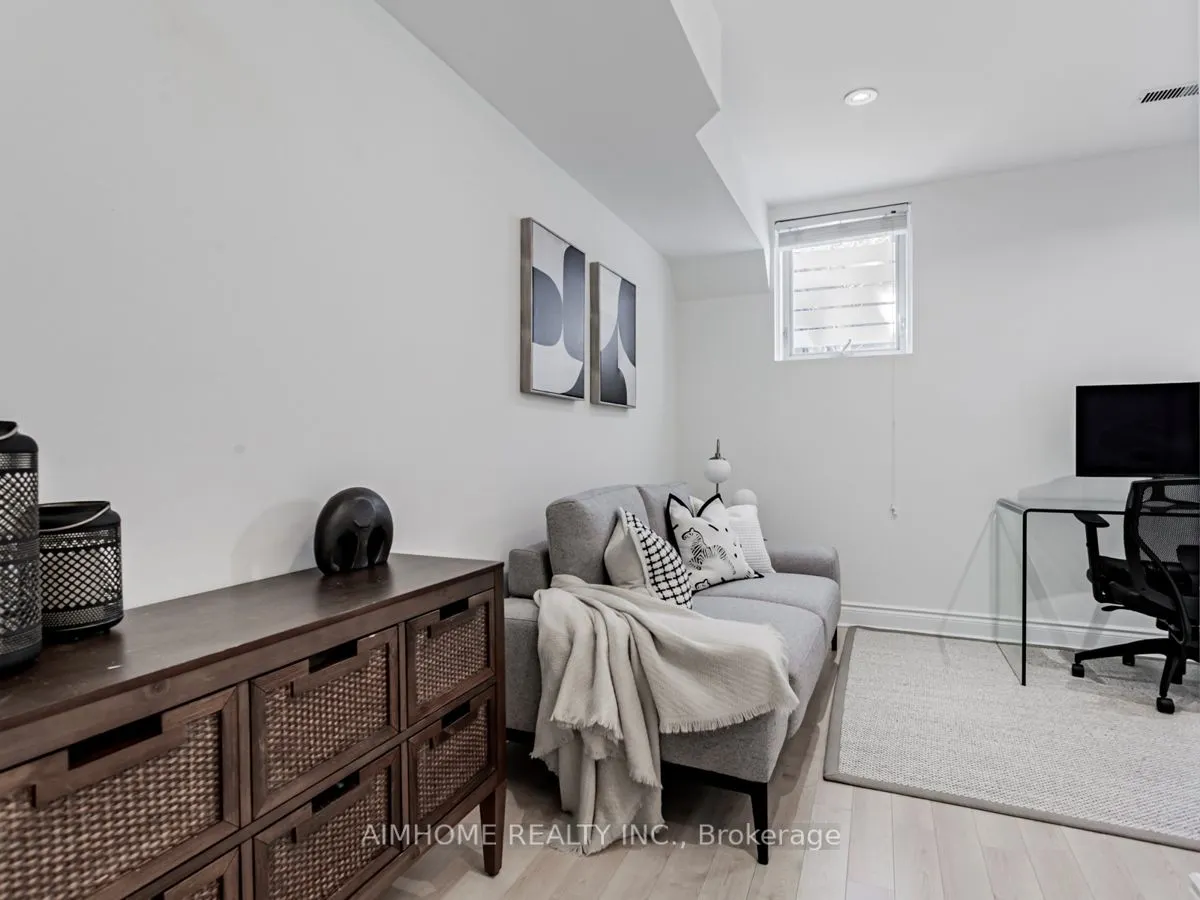 2 Brownstone Lane