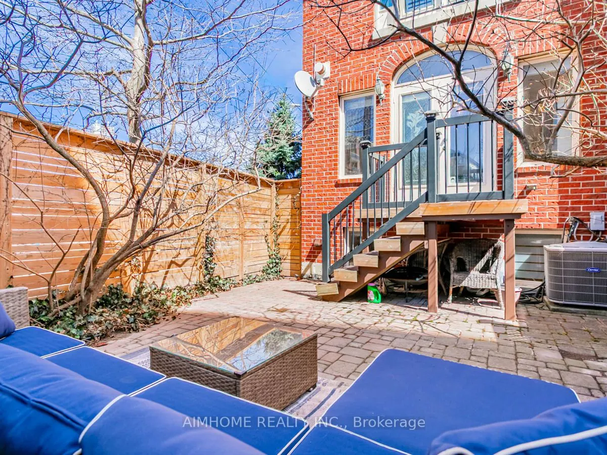 2 Brownstone Lane