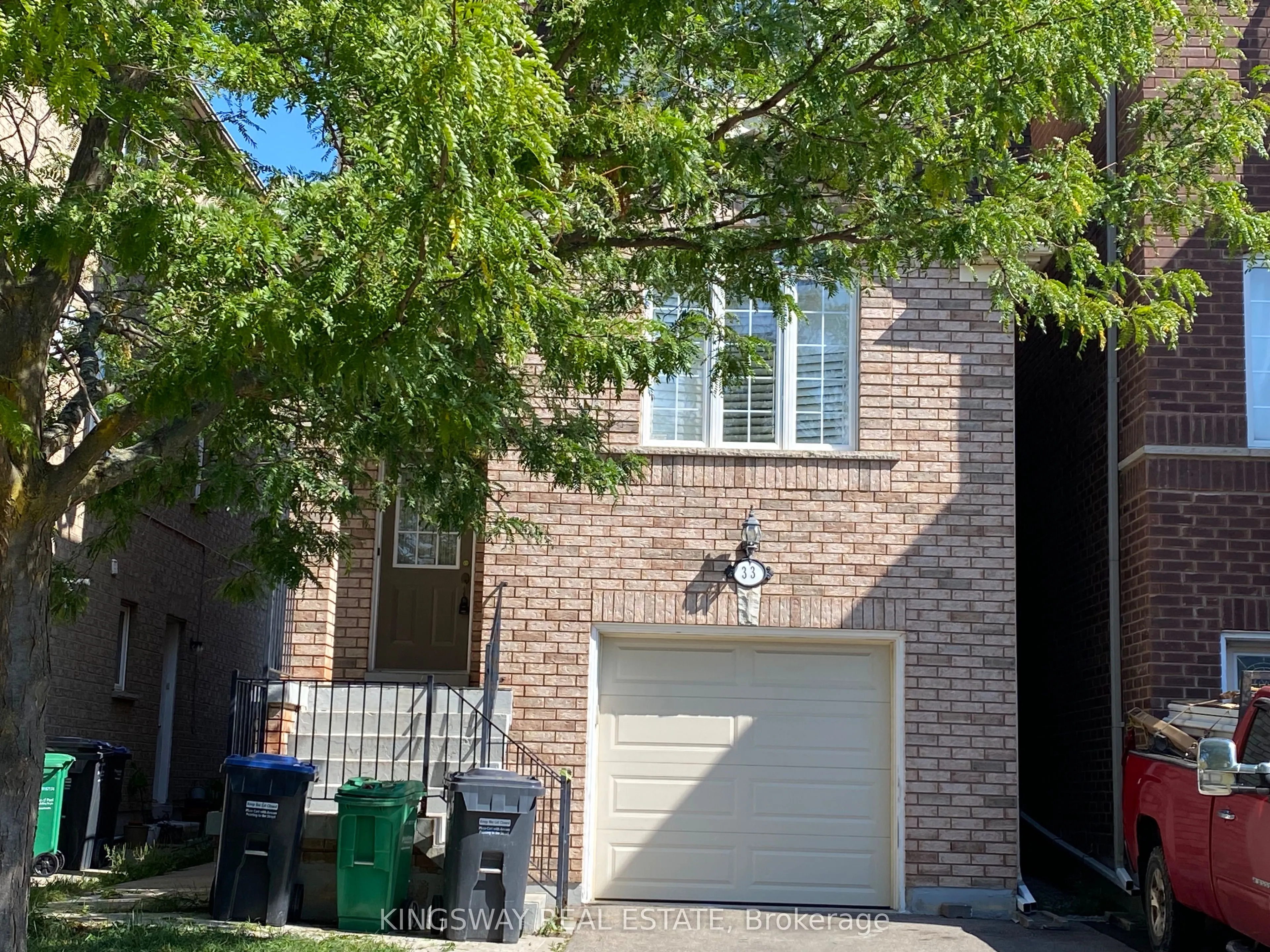 33 Caranci Crescent
