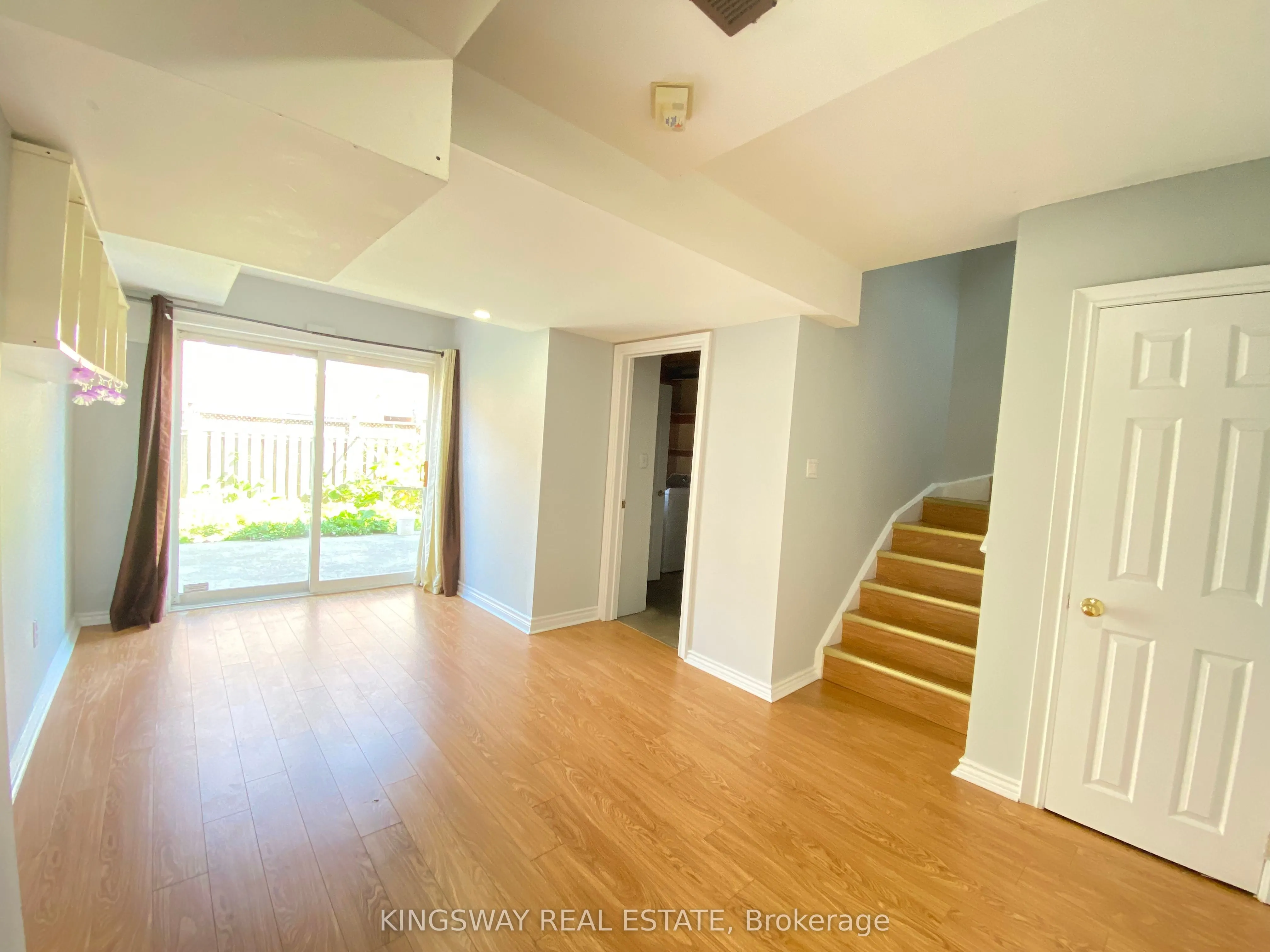 33 Caranci Crescent