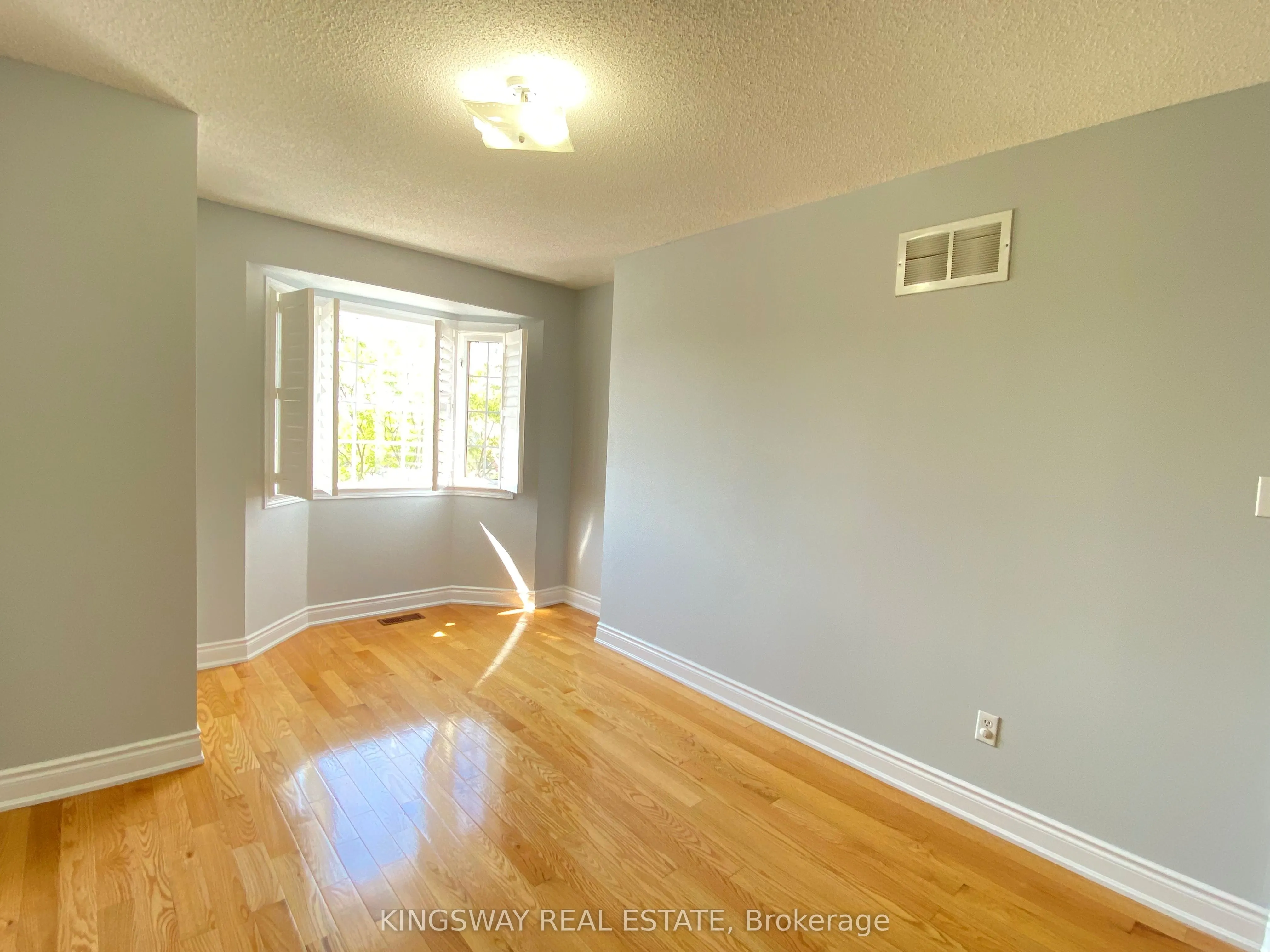 33 Caranci Crescent