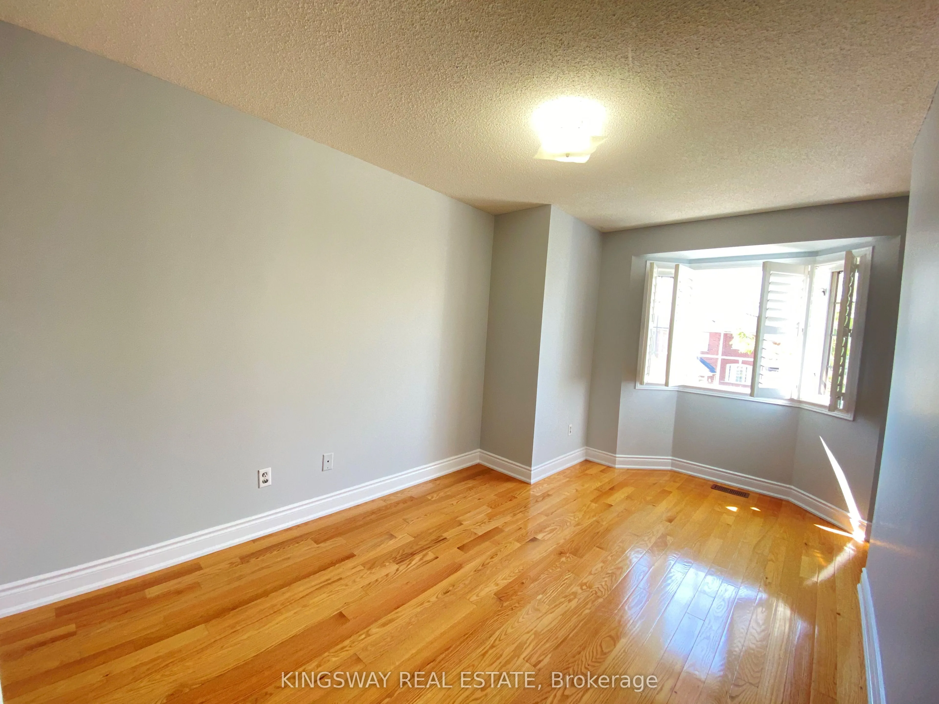 33 Caranci Crescent