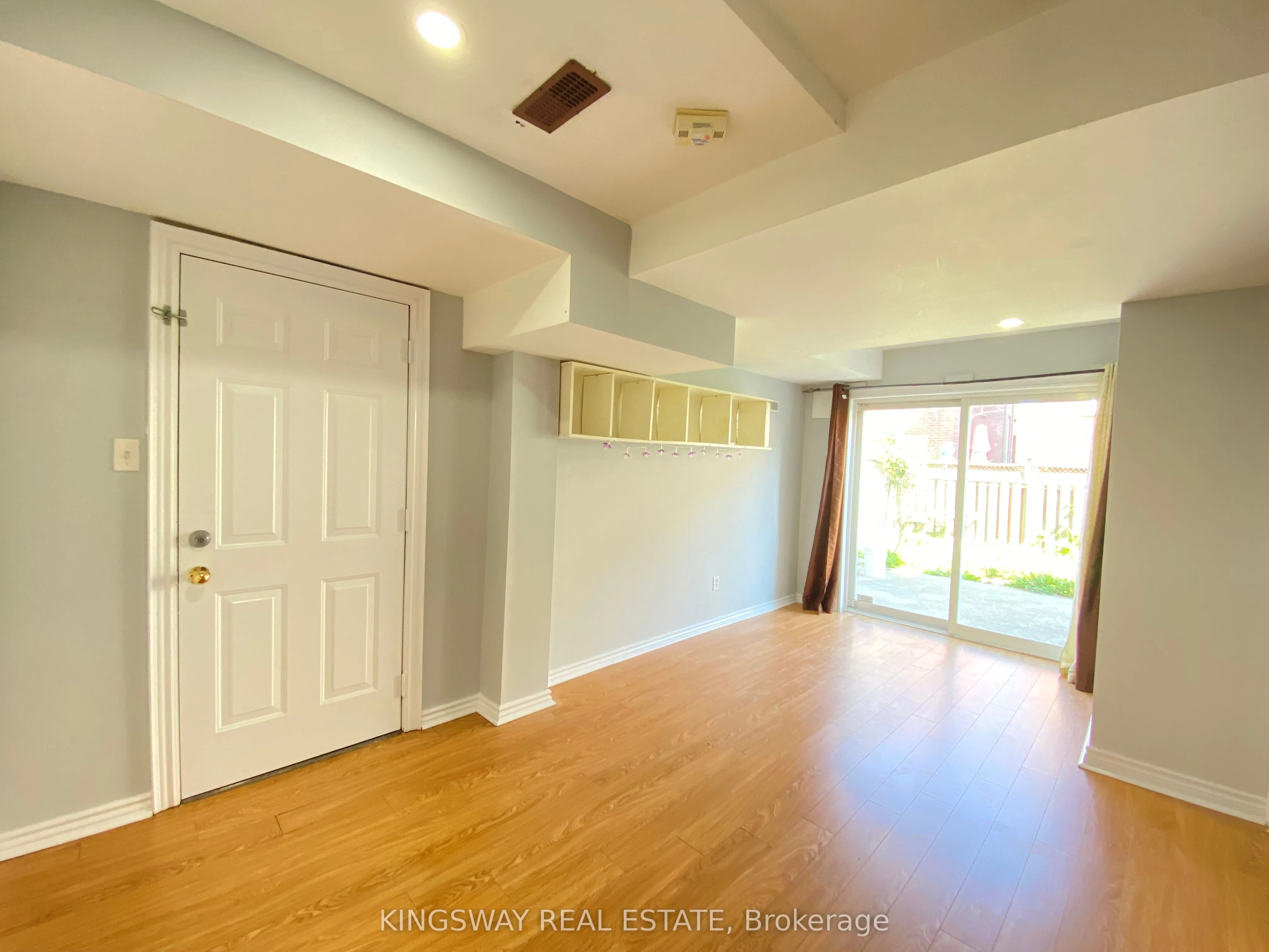 33 Caranci Crescent