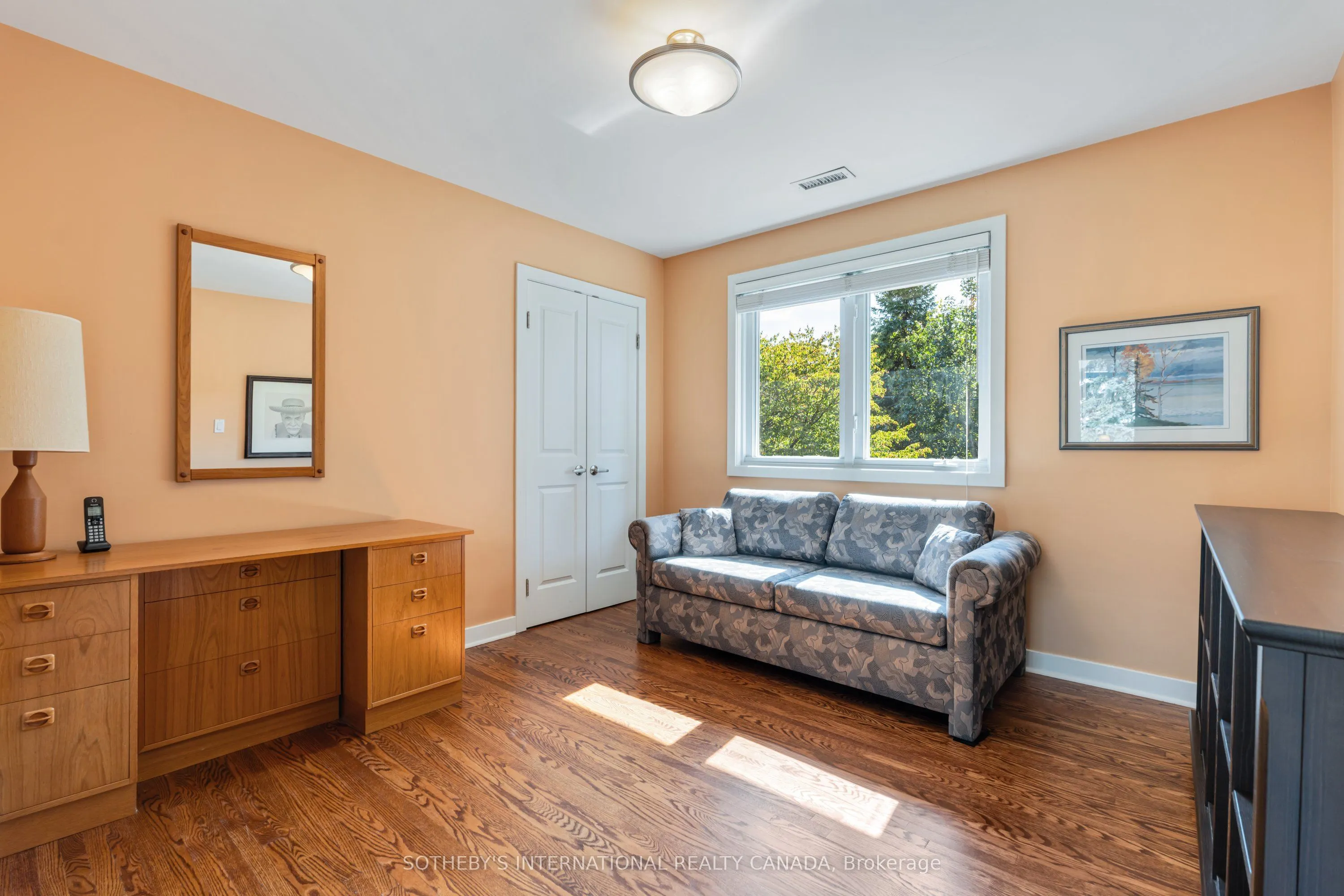 6 Courtsfield Crescent